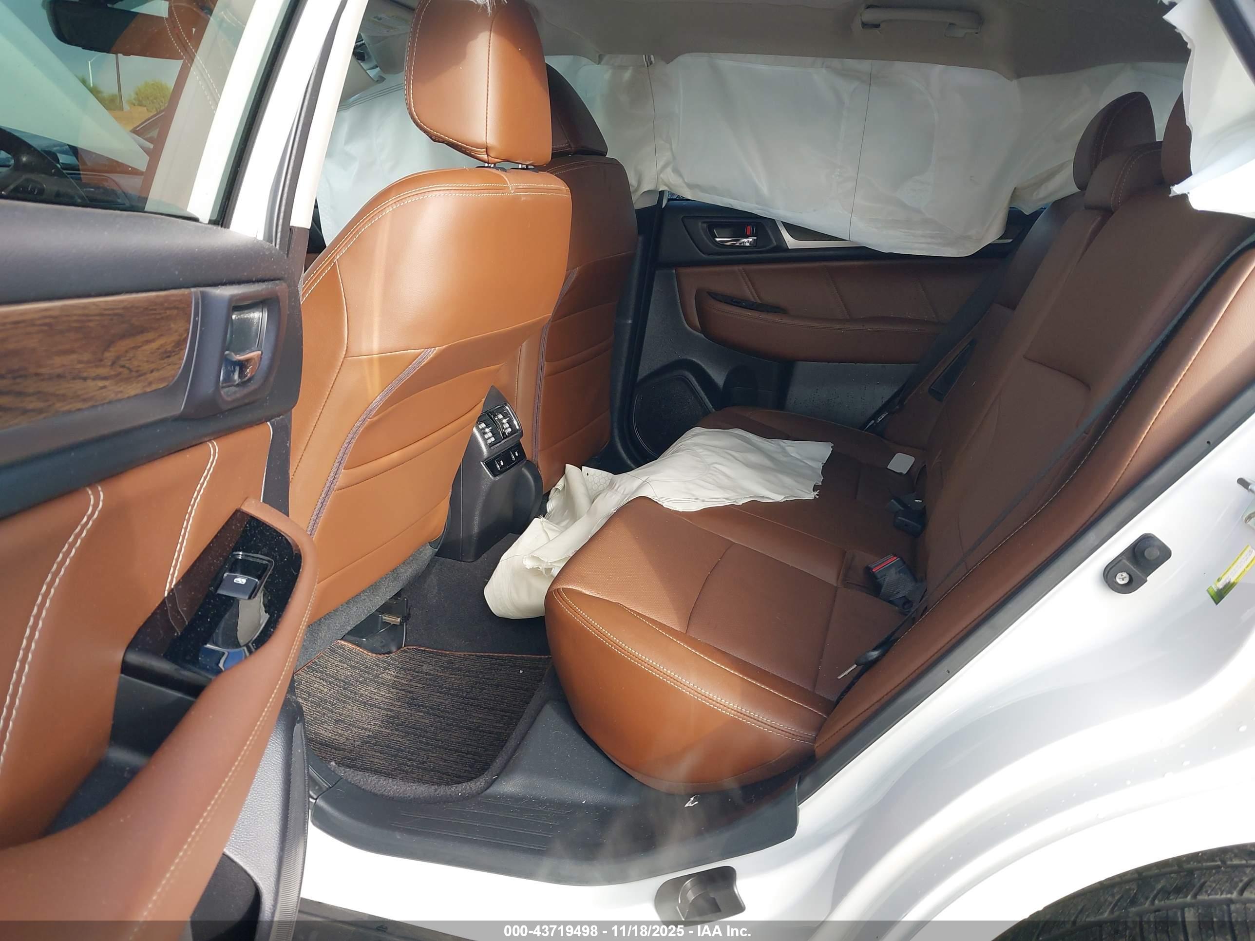 SUBARU OUTBACK image 8