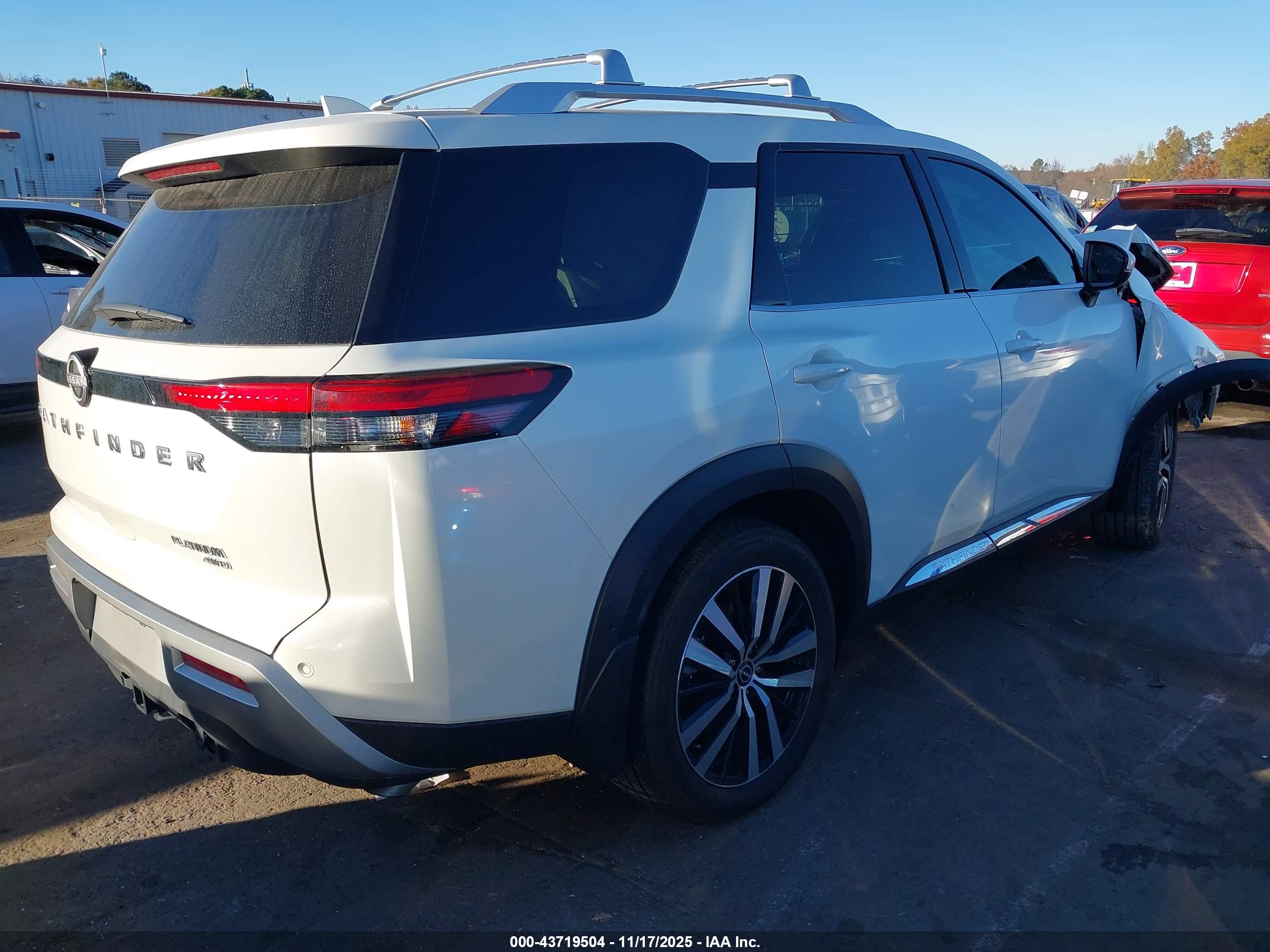NISSAN PATHFINDER image 4