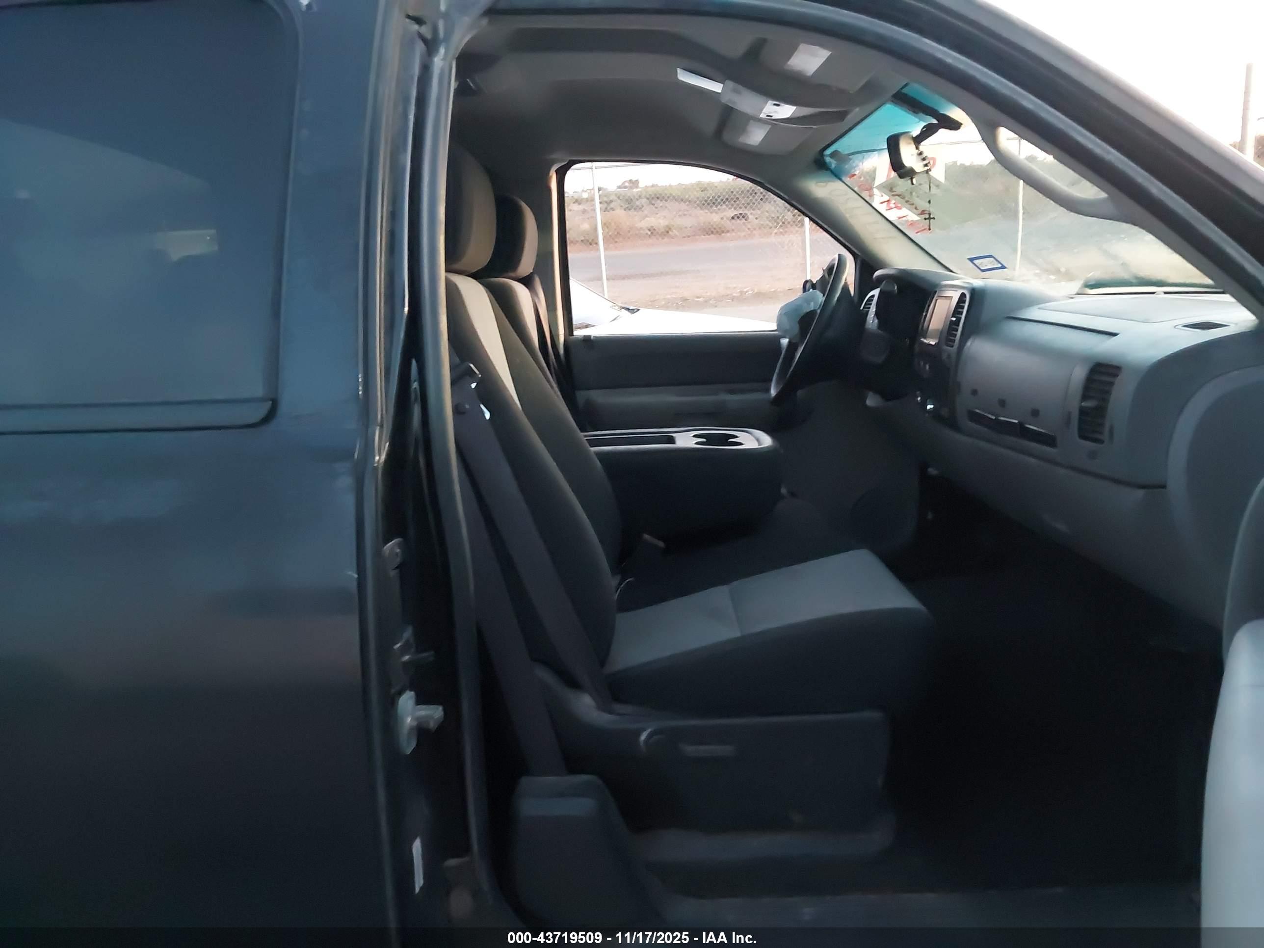 GMC SIERRA image 5