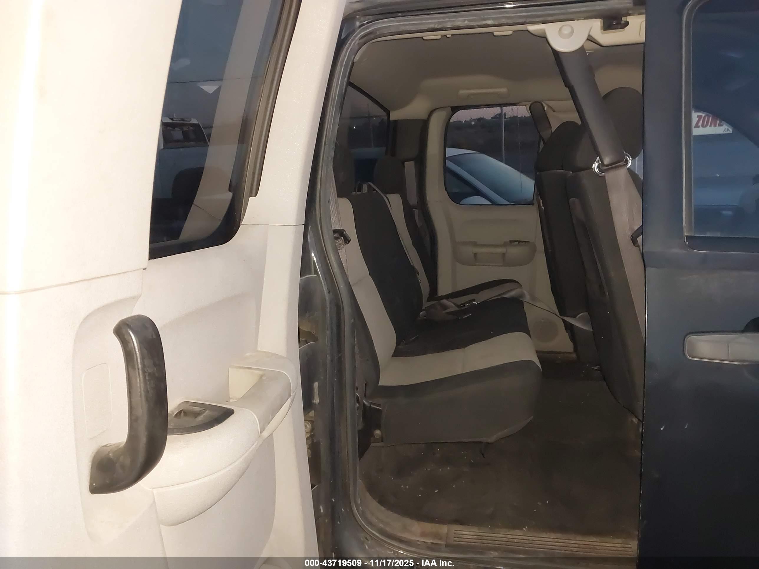 GMC SIERRA image 8