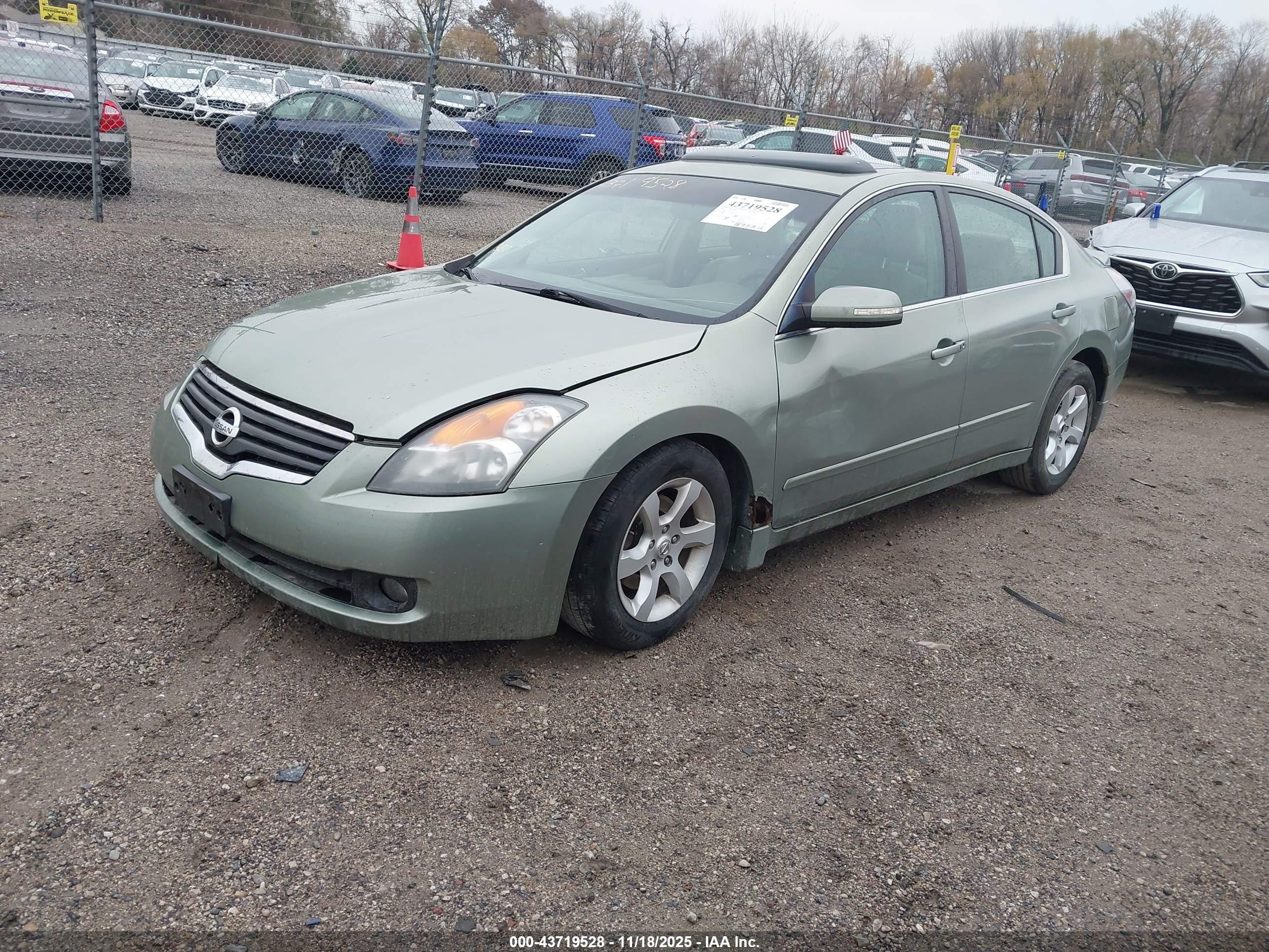 NISSAN ALTIMA image 2