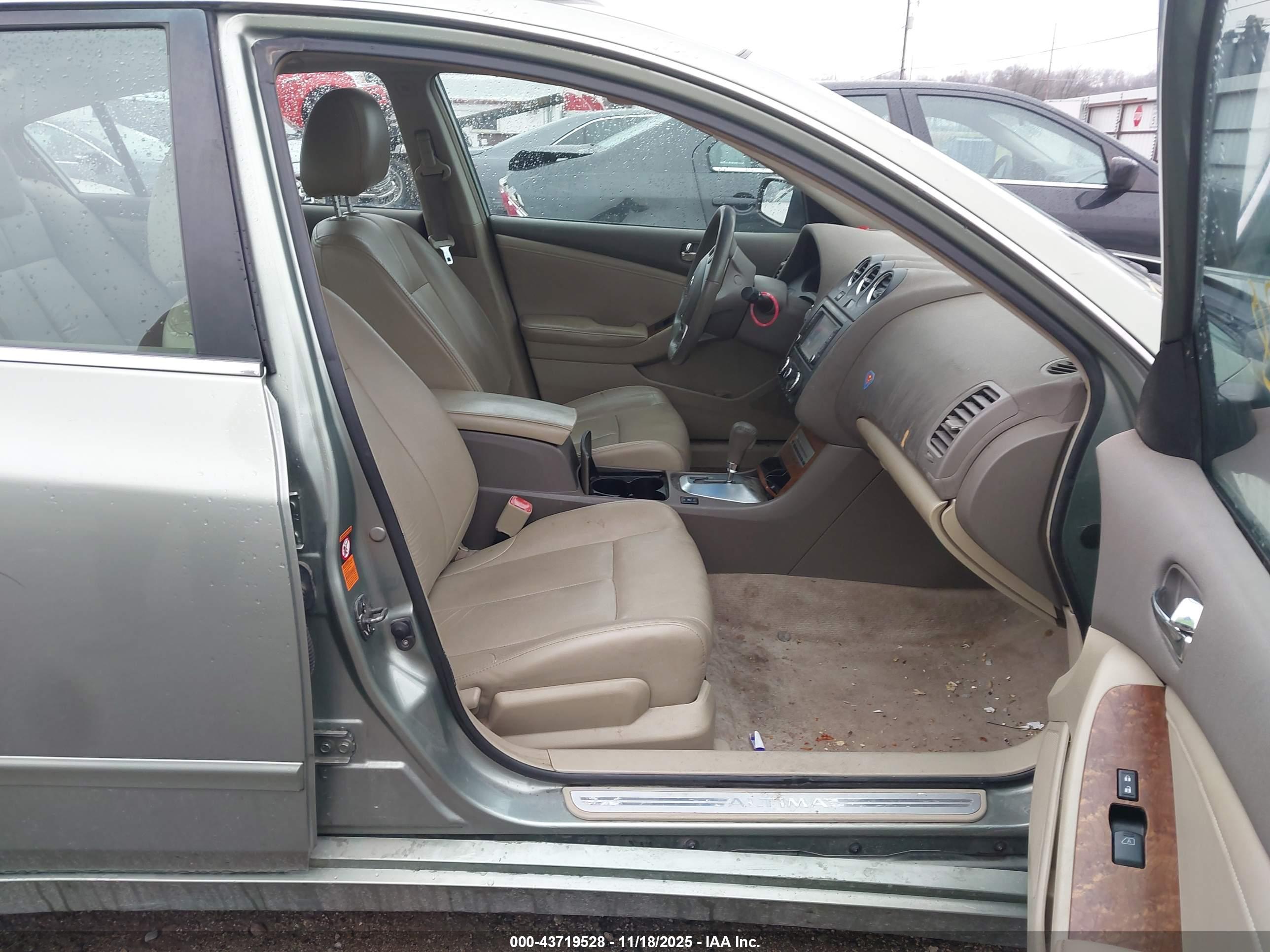 NISSAN ALTIMA image 5