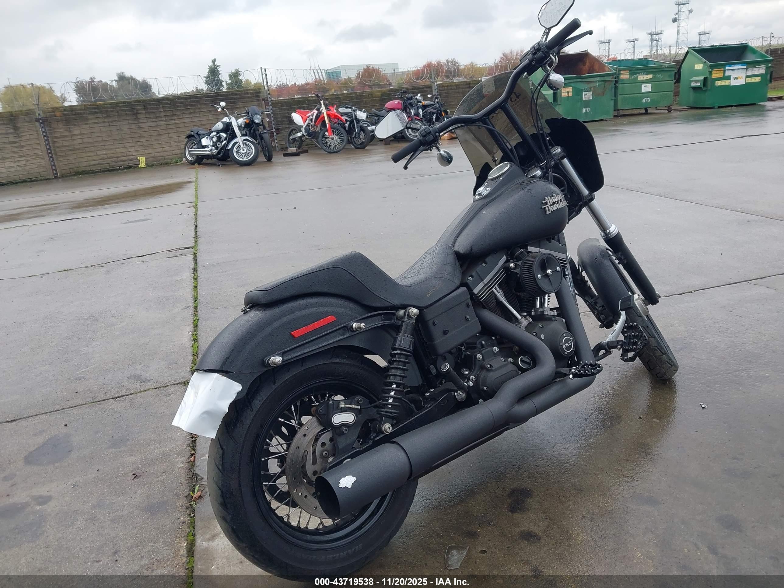 HARLEY-DAVIDSON FXDBP image 4