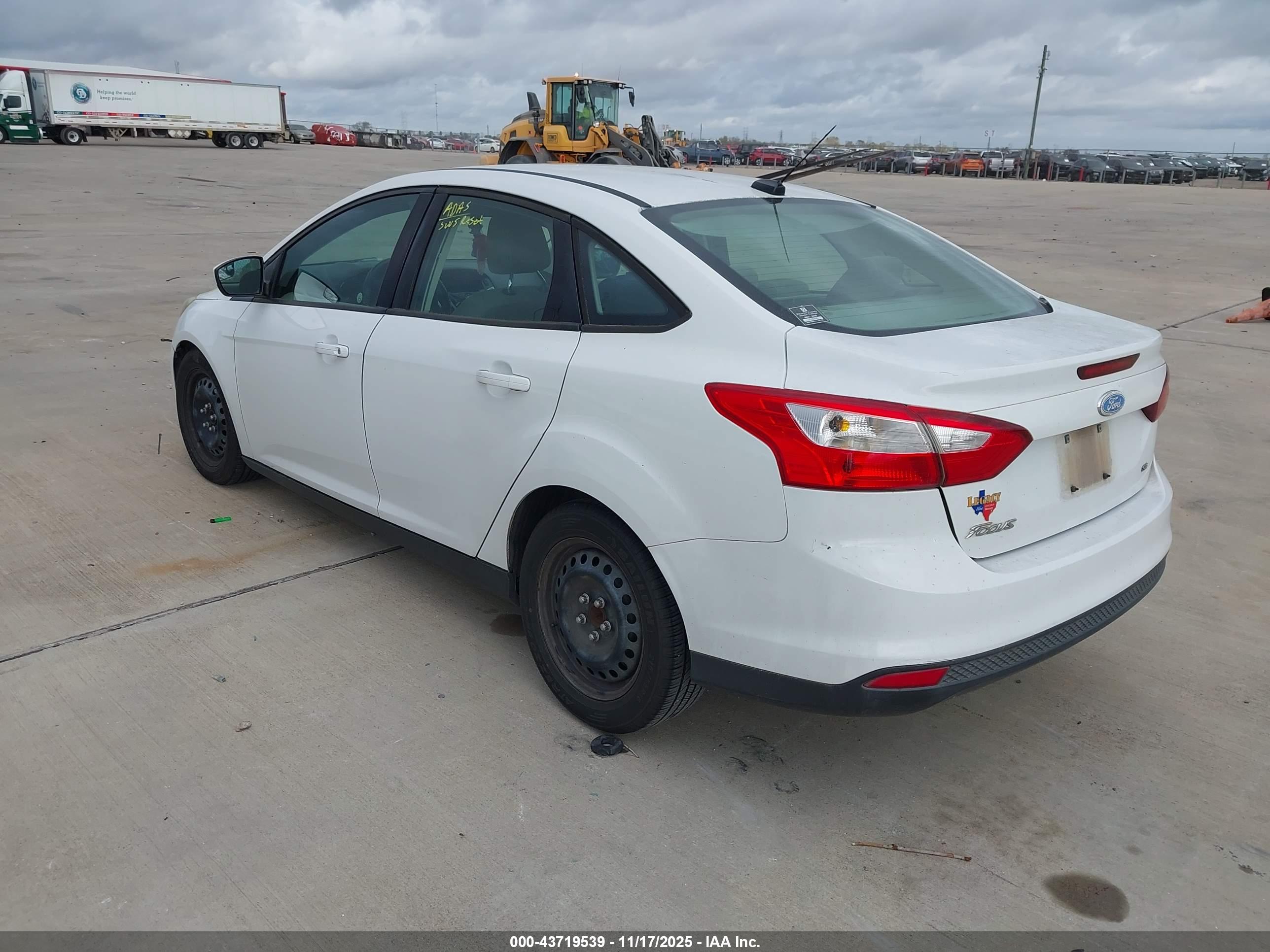 FORD FOCUS image 3
