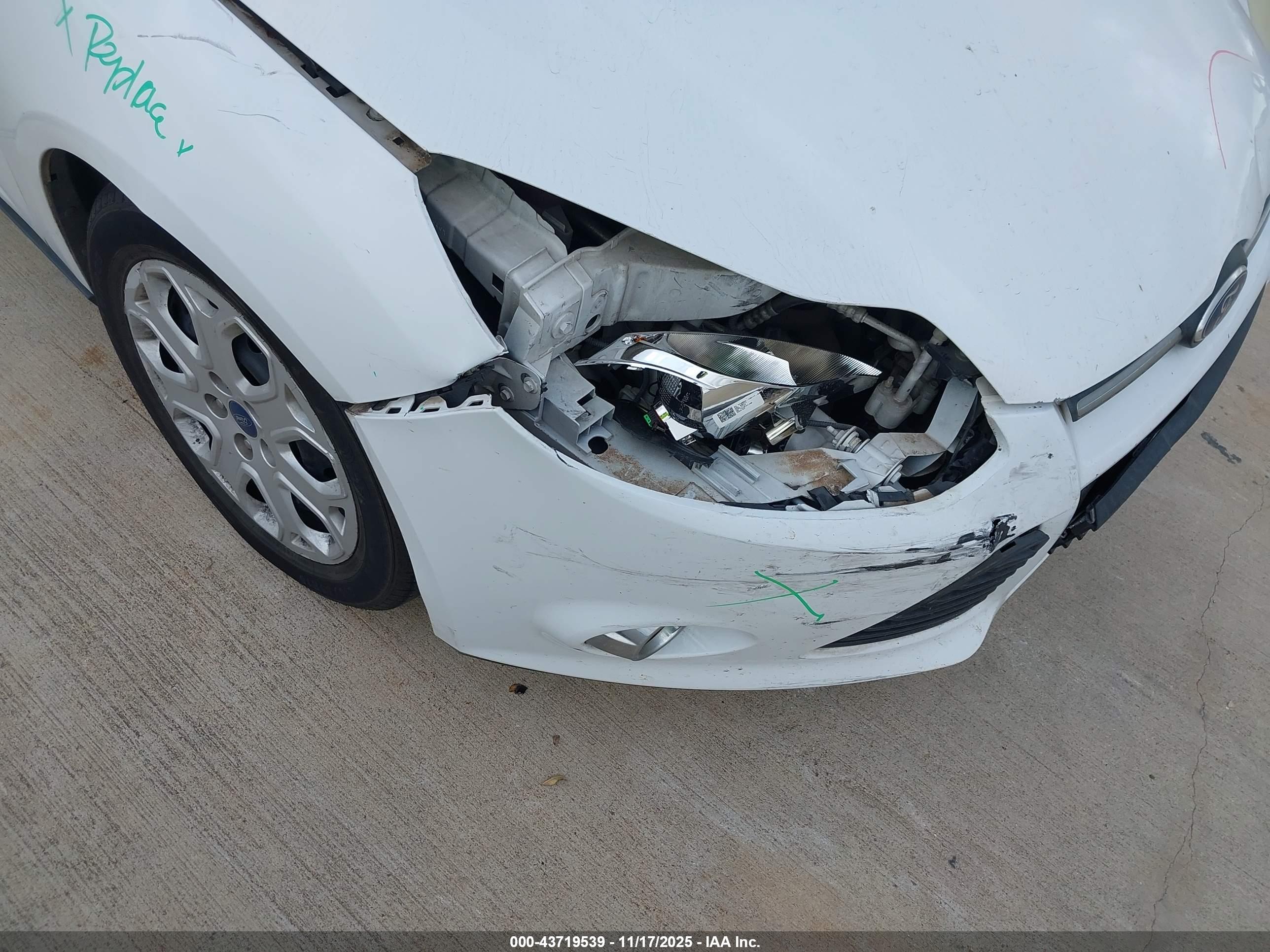 FORD FOCUS image 6