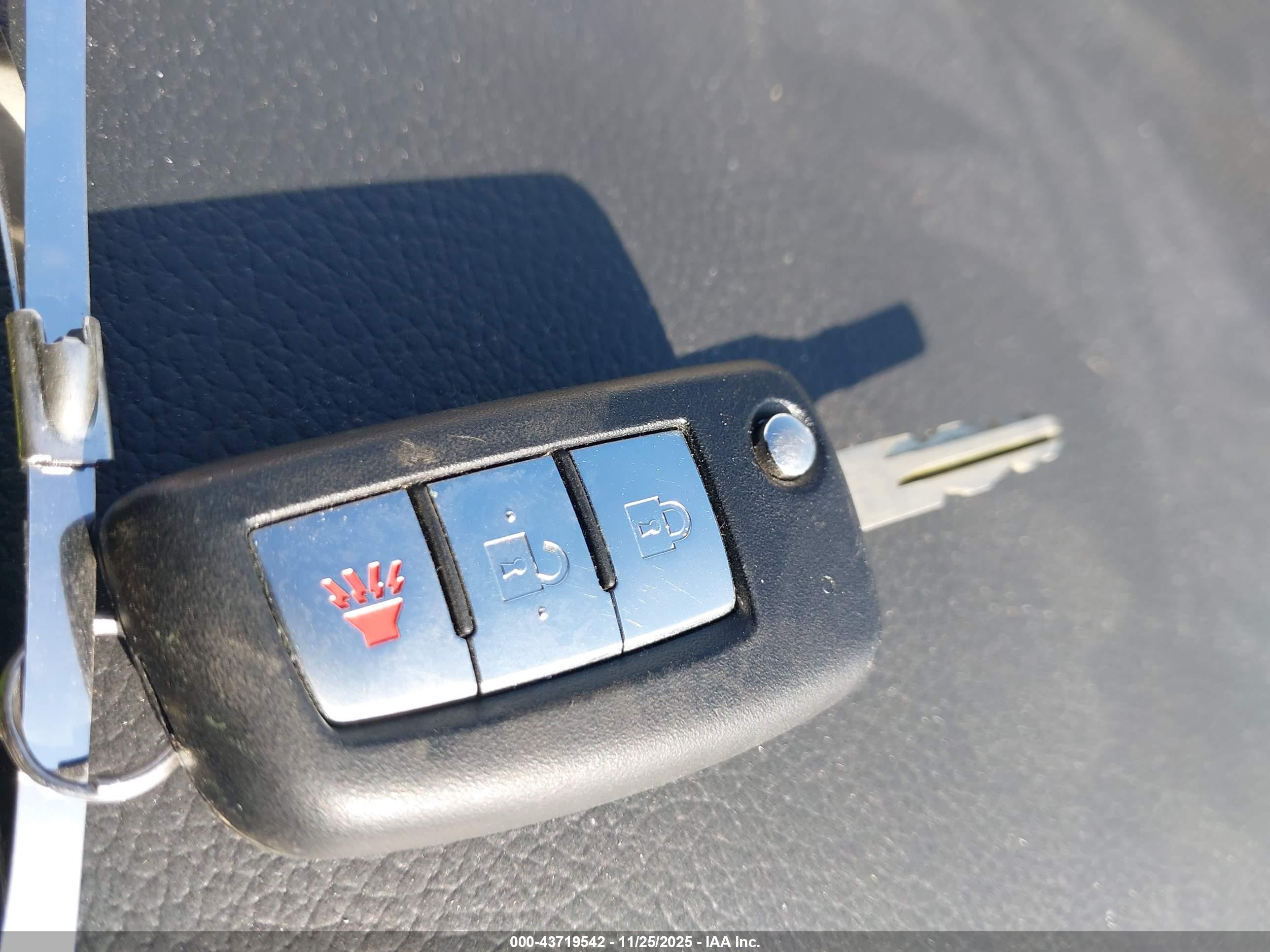 NISSAN ROGUE image 11