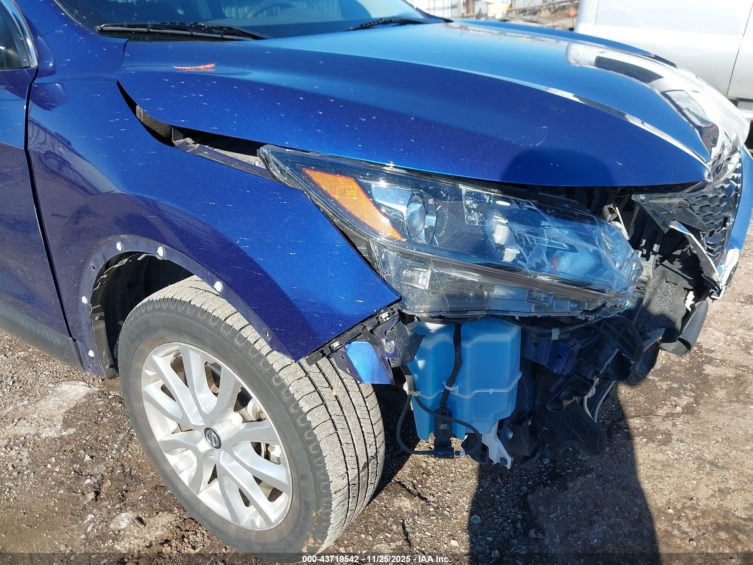 NISSAN ROGUE image 6