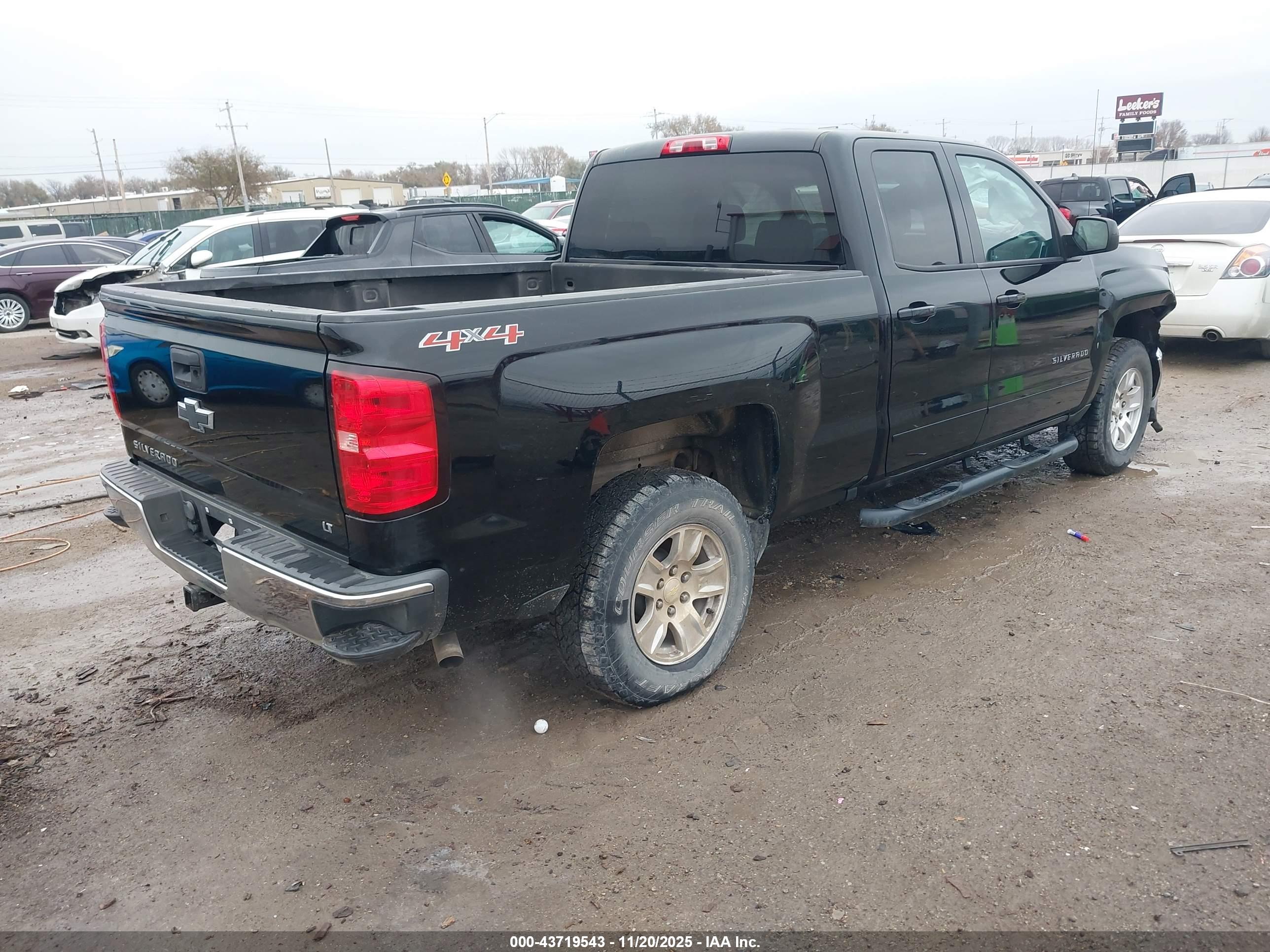 CHEVROLET SILVERADO image 4