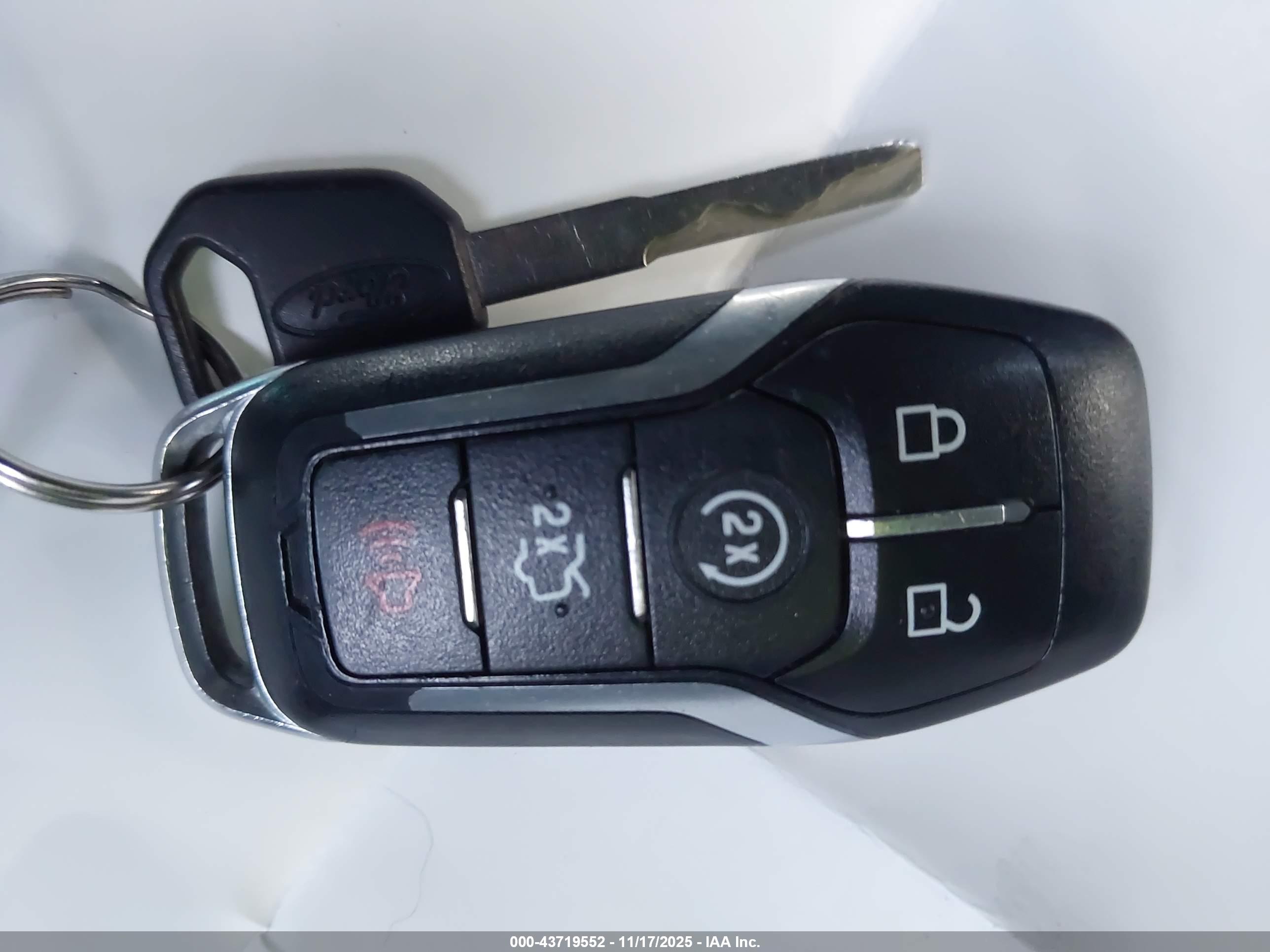 FORD EXPLORER image 11