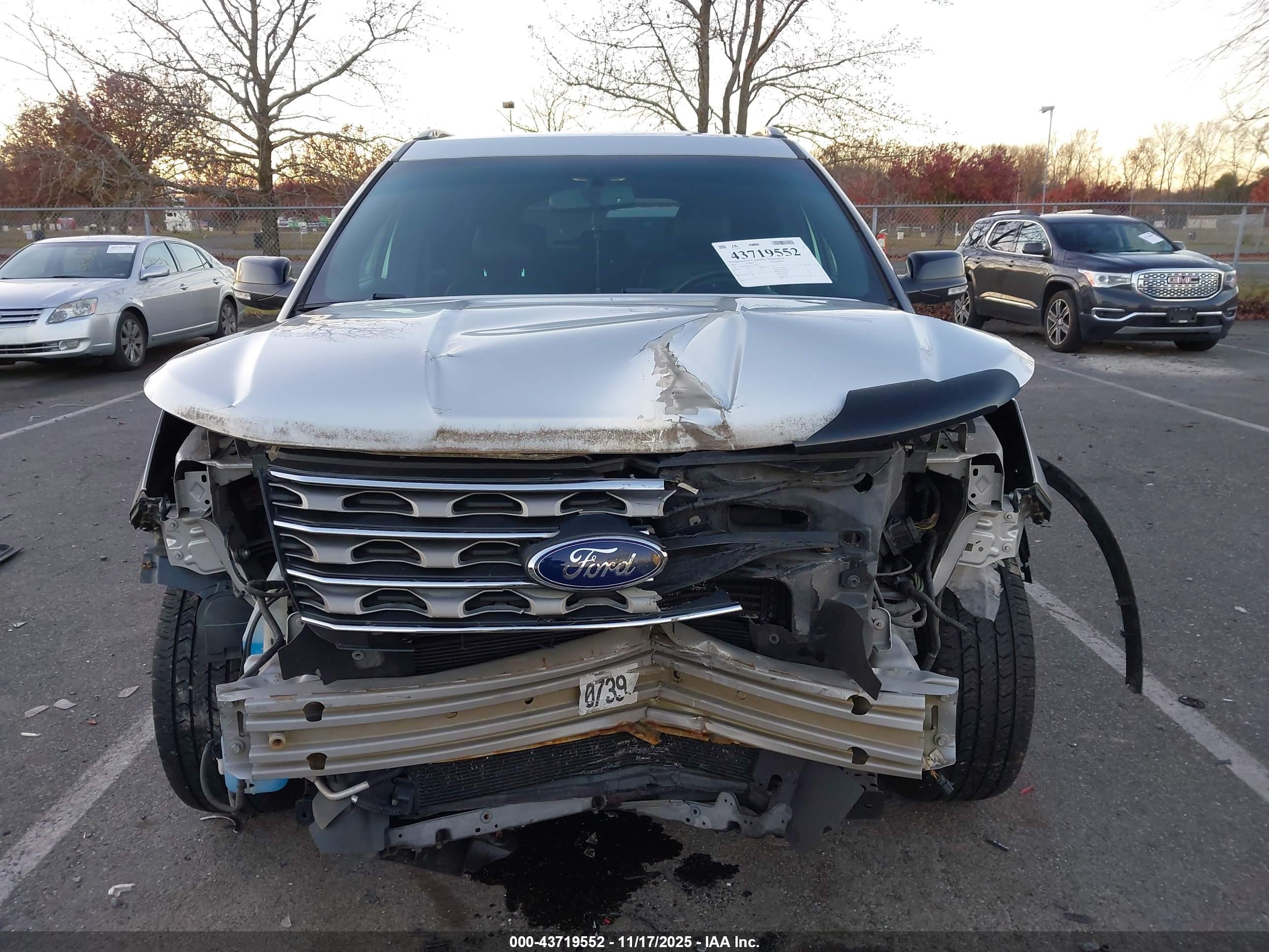 FORD EXPLORER image 6