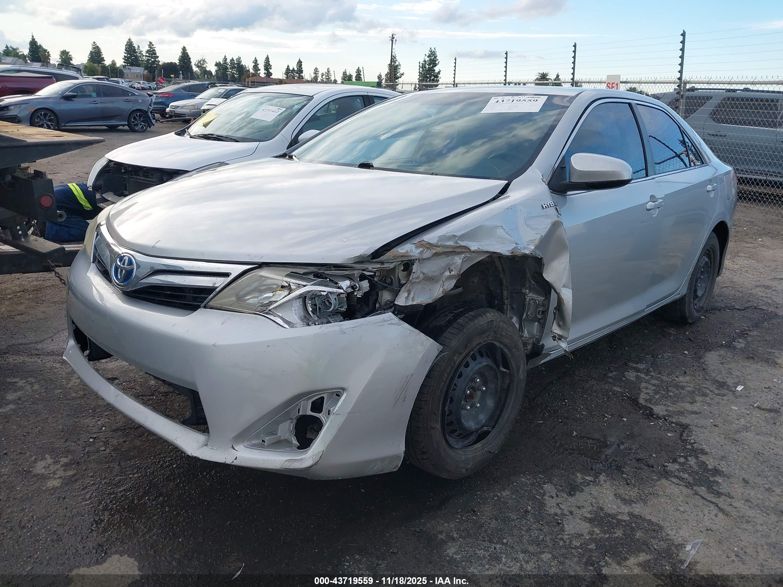 TOYOTA CAMRY image 2