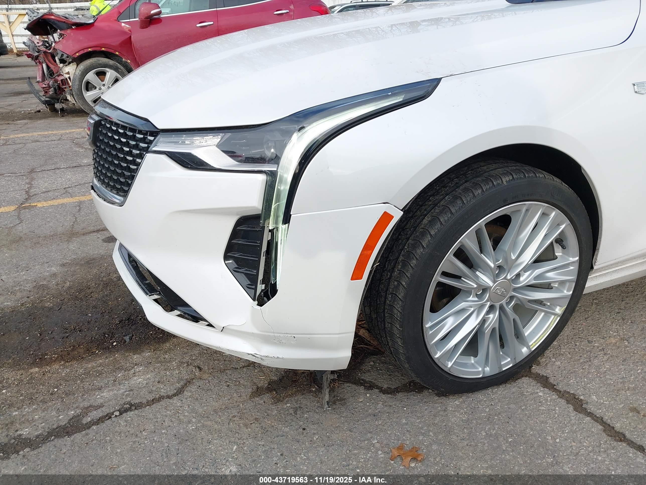 CADILLAC CT4 image 6