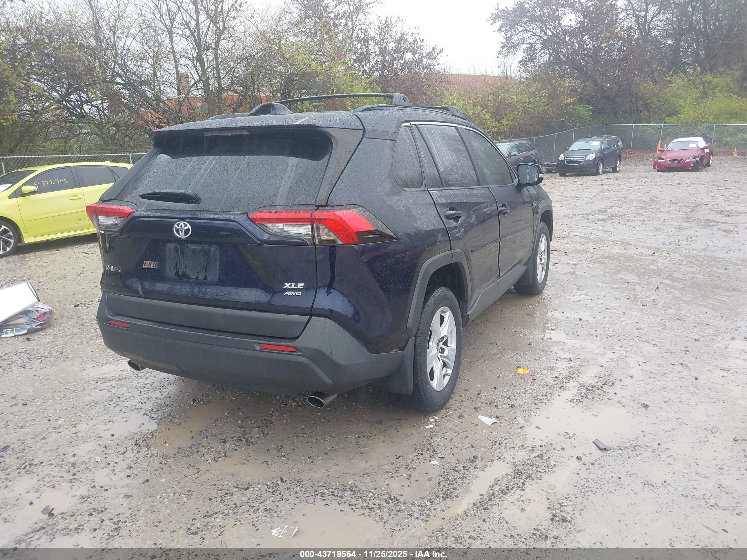 TOYOTA RAV4 image 4