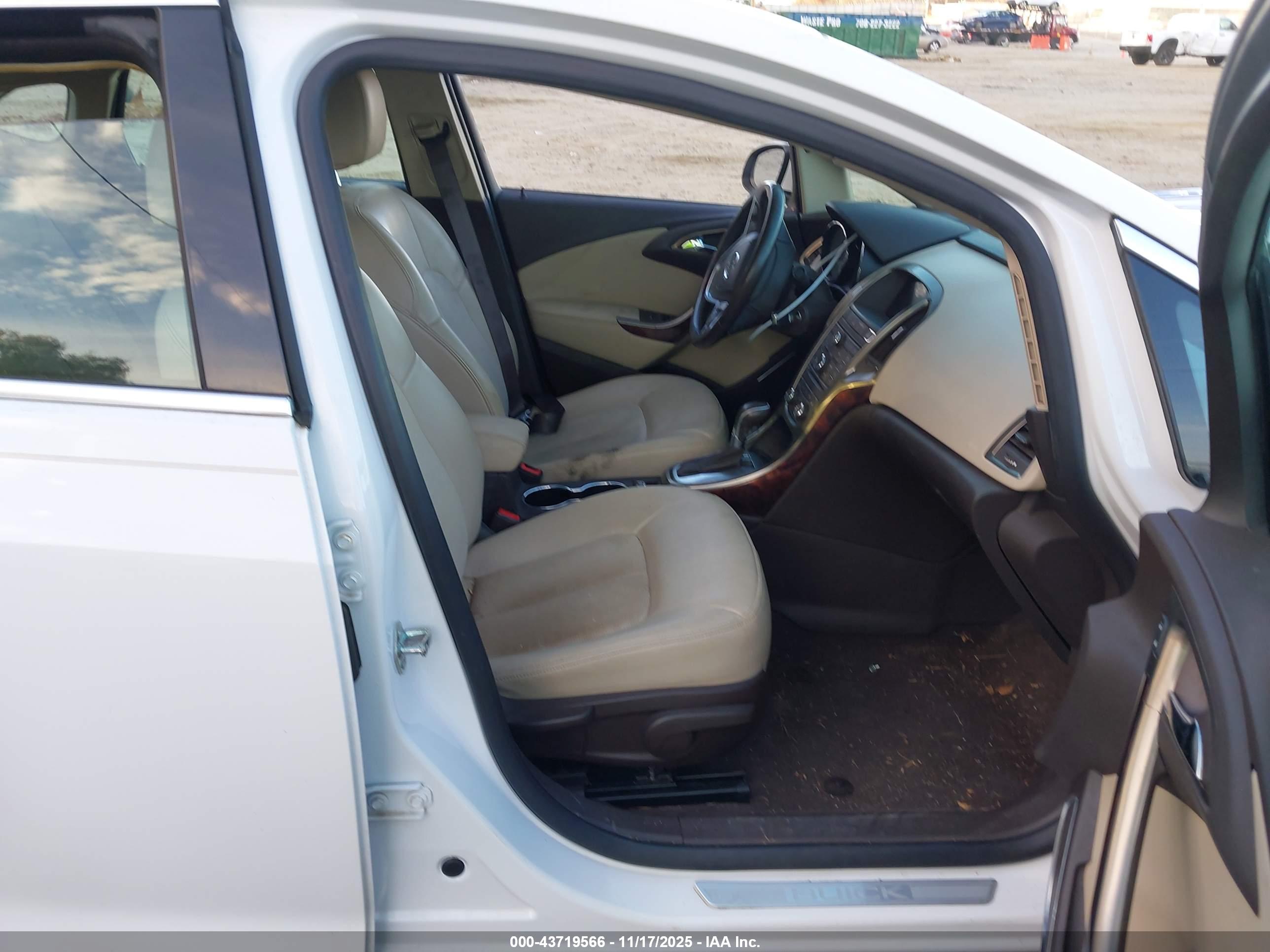 BUICK VERANO image 5