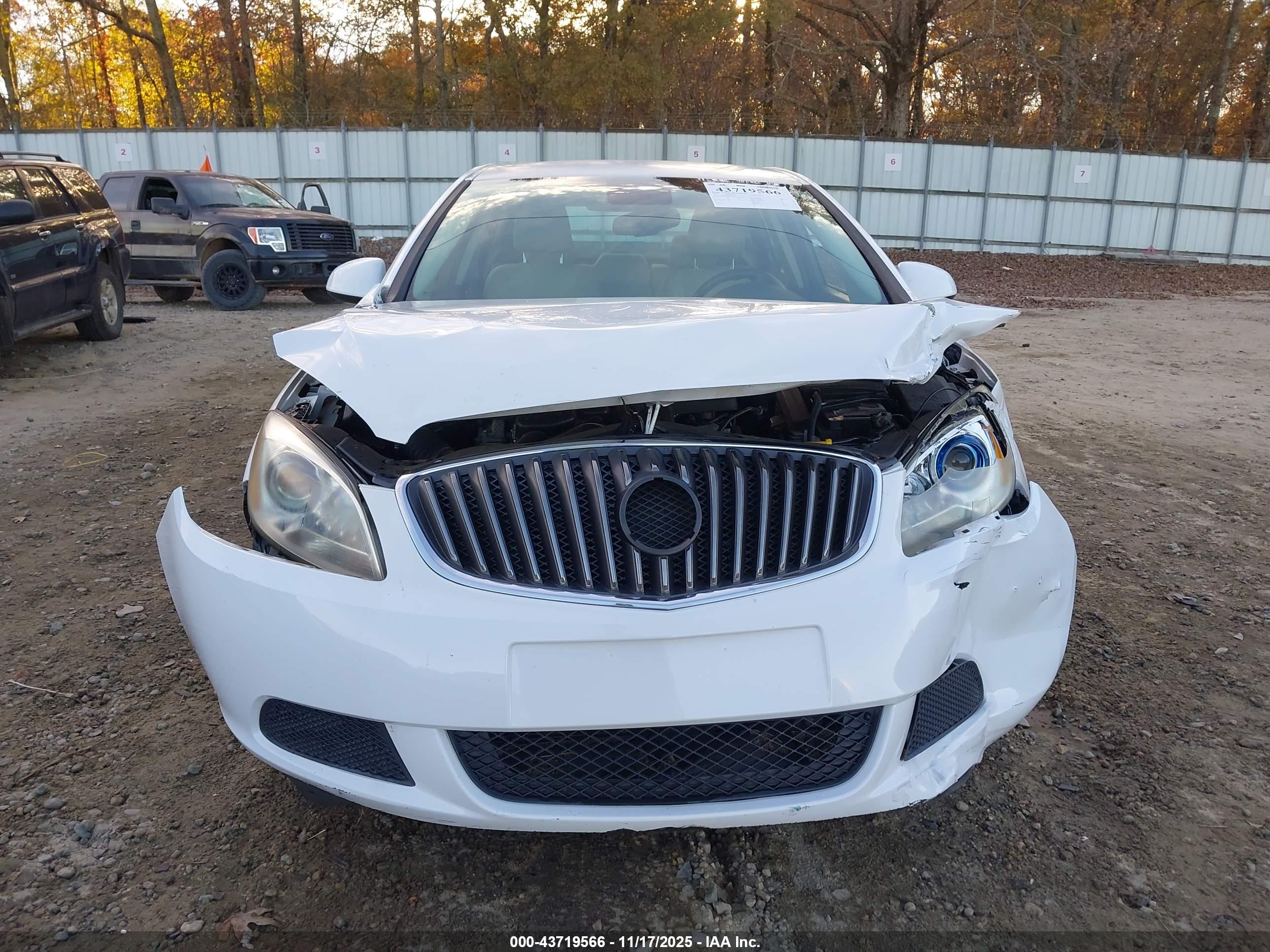 BUICK VERANO image 6