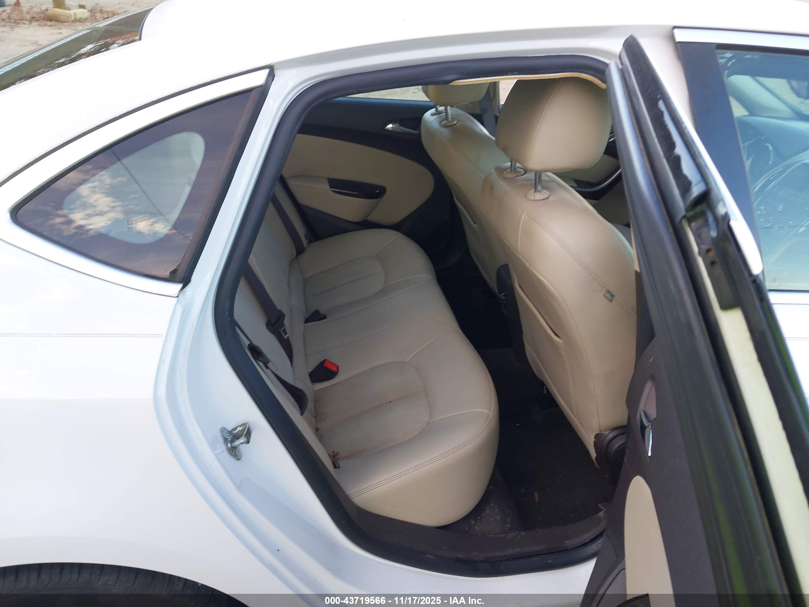 BUICK VERANO image 8