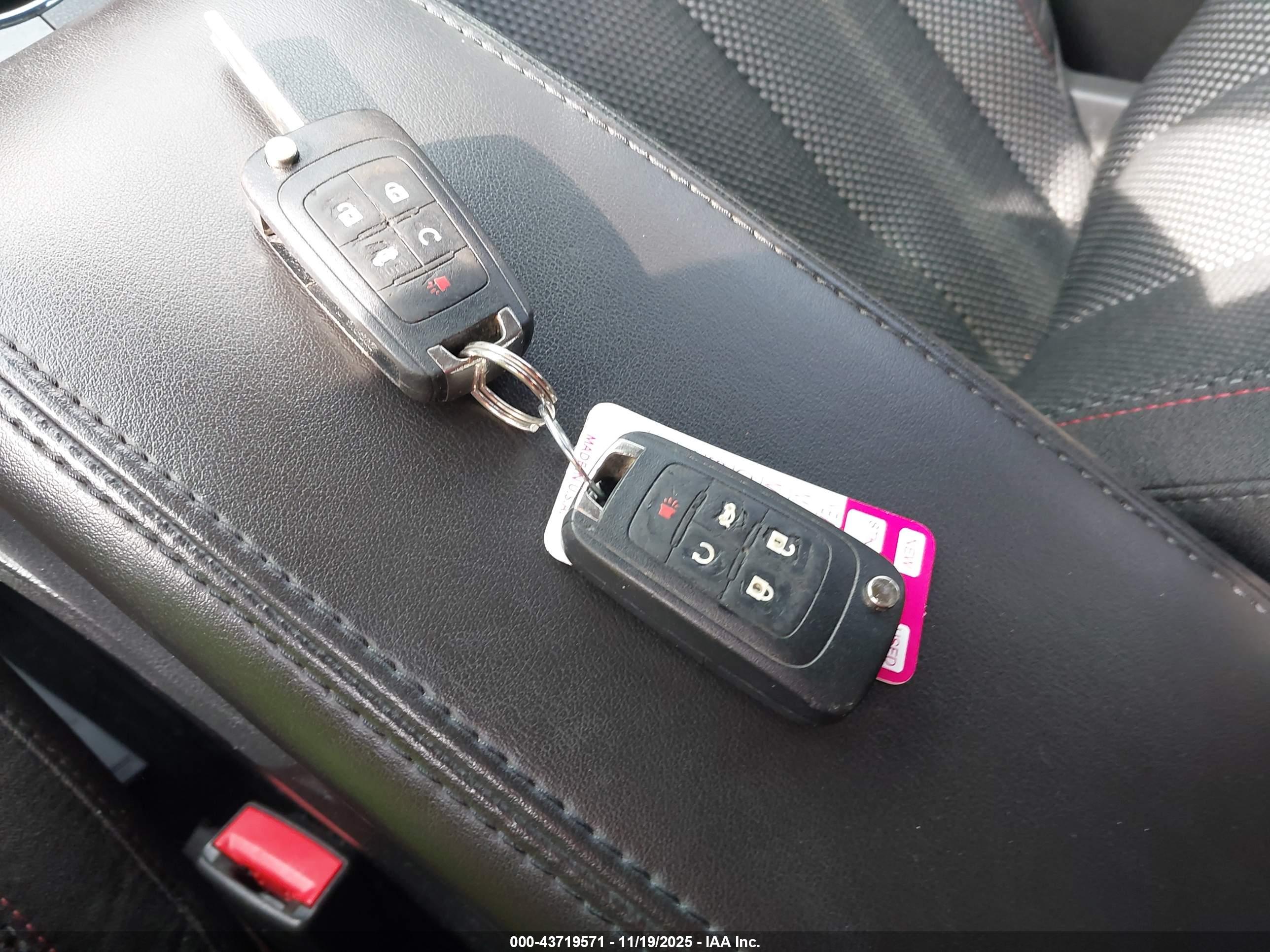 CHEVROLET EQUINOX image 11
