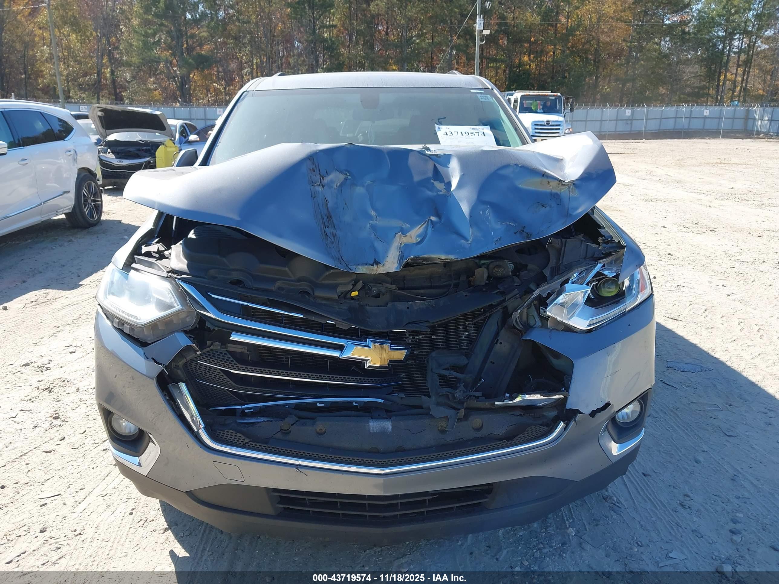 CHEVROLET TRAVERSE image 6