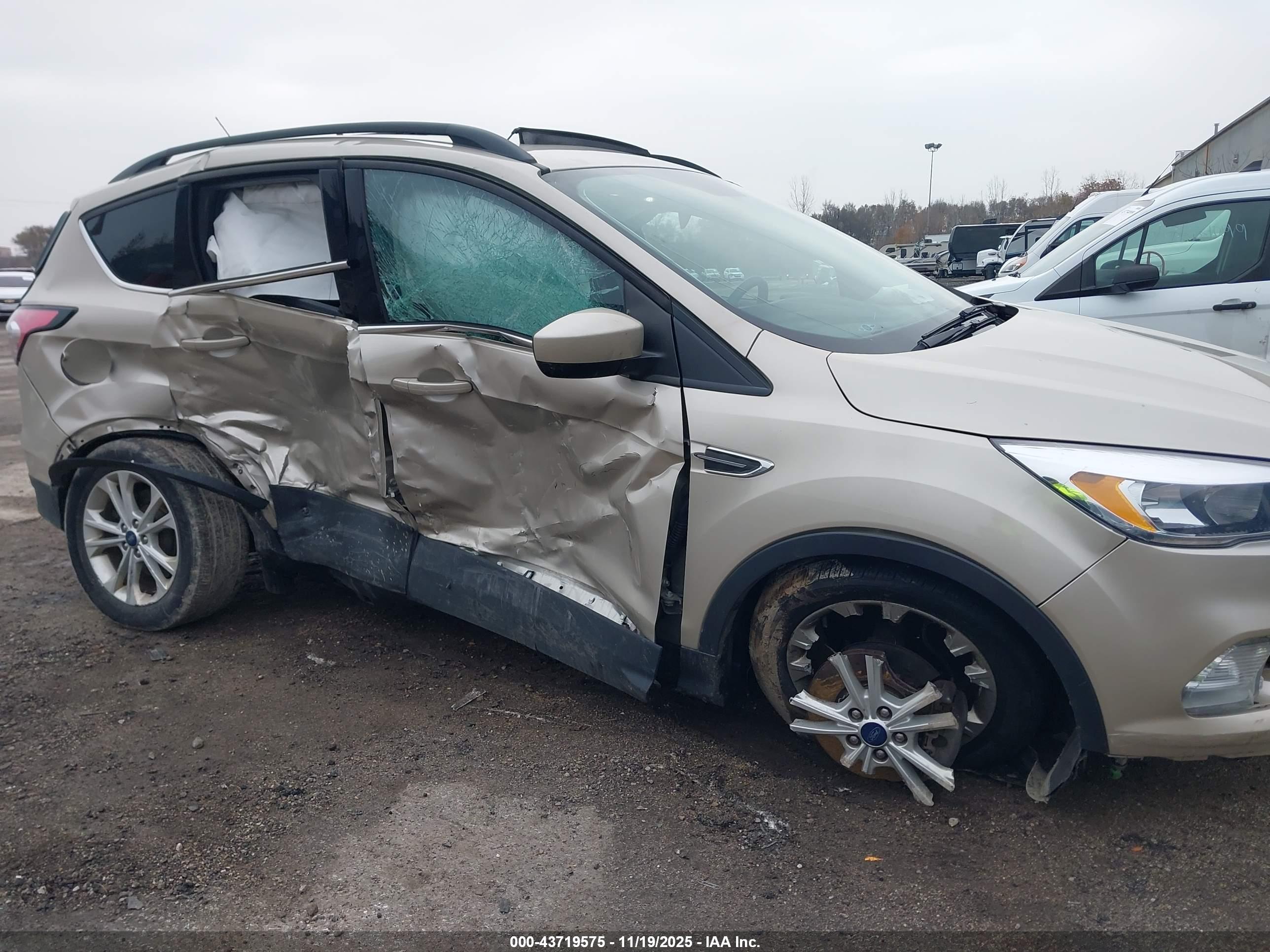 FORD ESCAPE image 6