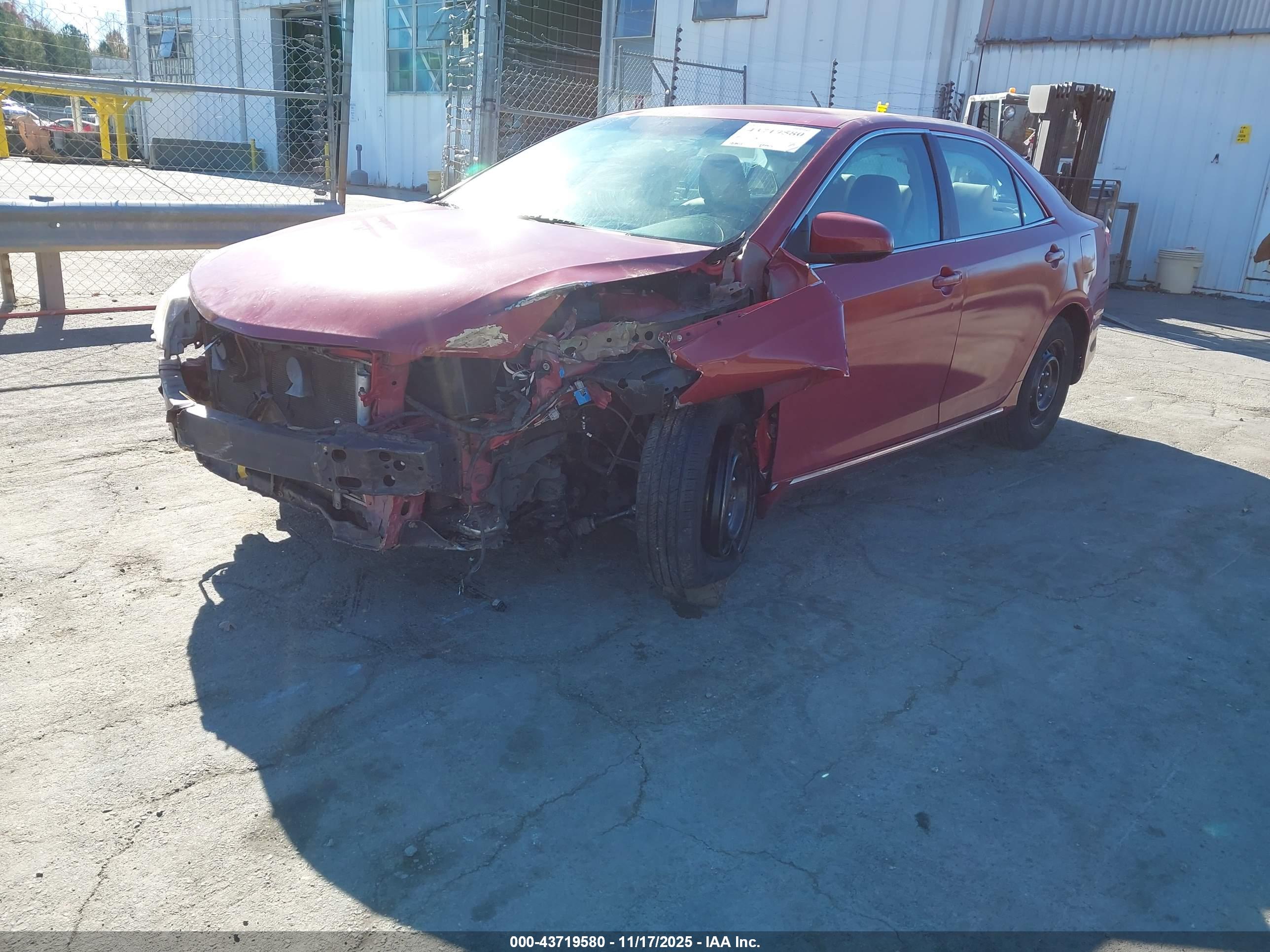 TOYOTA CAMRY image 2