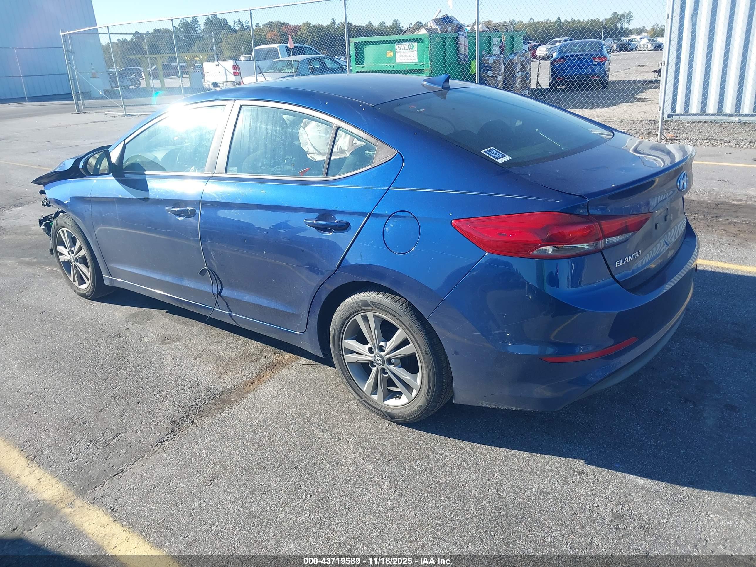 HYUNDAI ELANTRA image 3