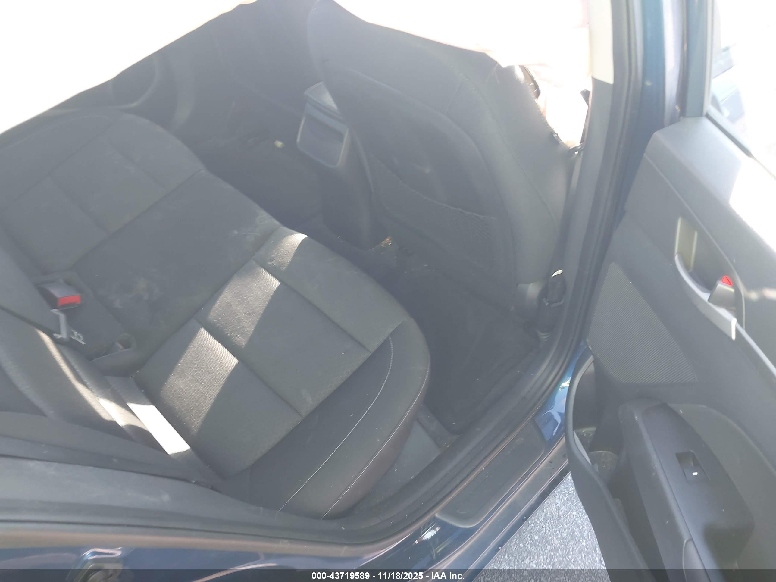HYUNDAI ELANTRA image 8