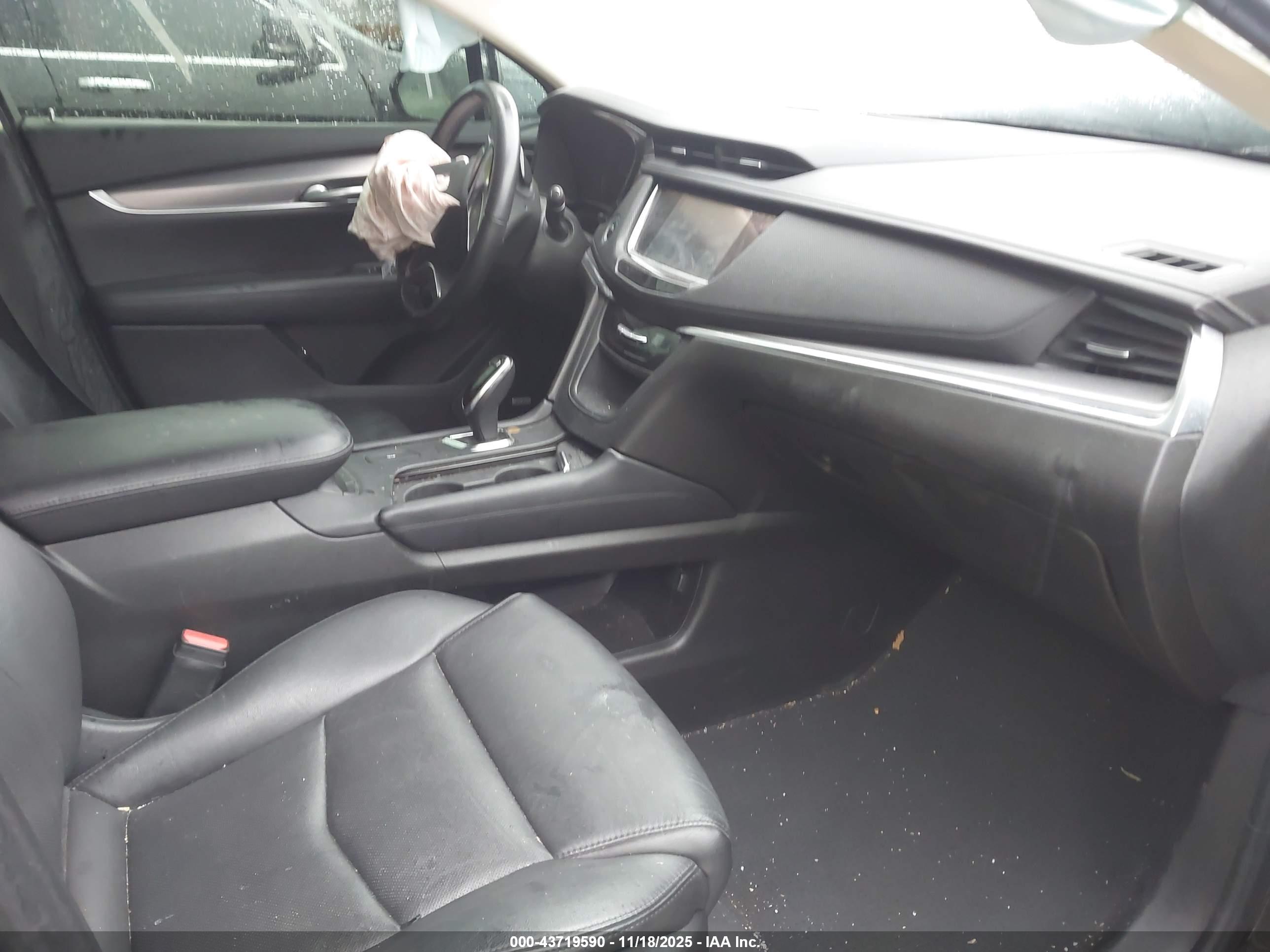 CADILLAC XT5 image 5