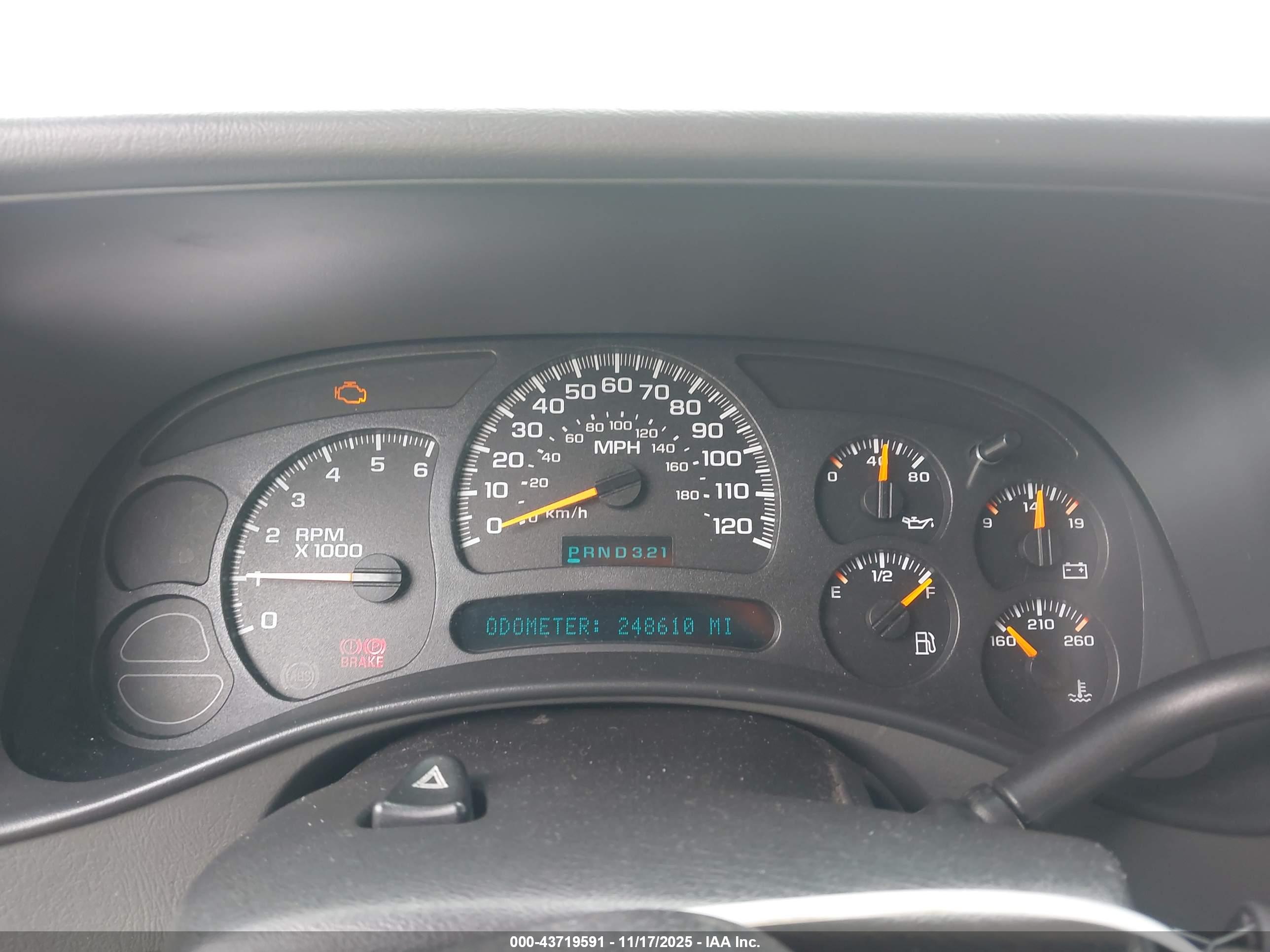CHEVROLET TAHOE image 7