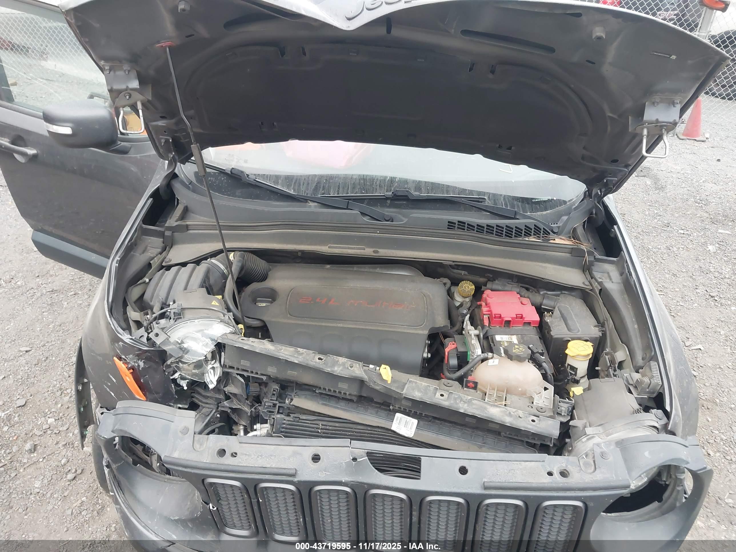 JEEP RENEGADE image 10