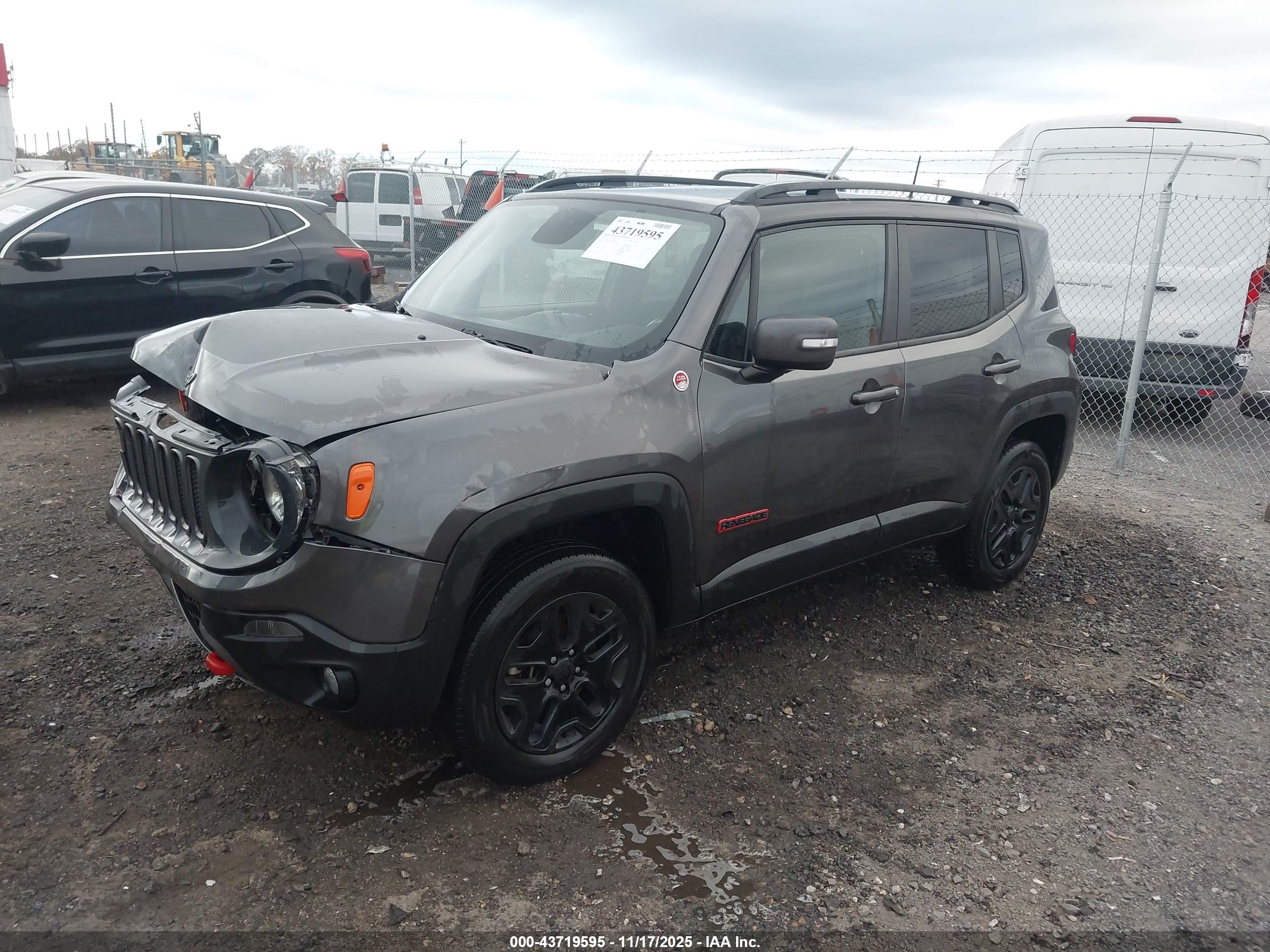 JEEP RENEGADE image 2