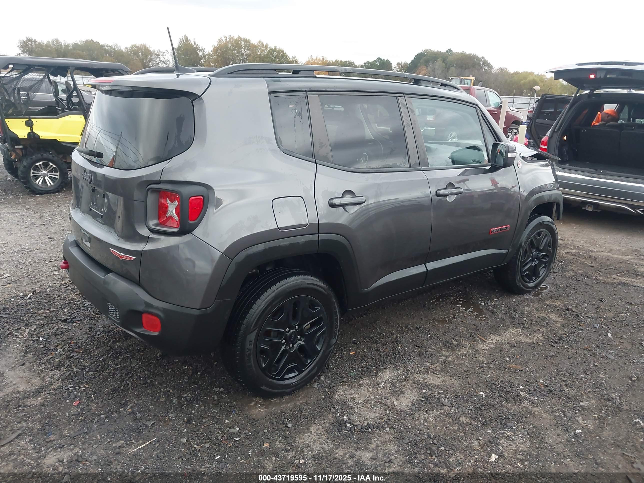 JEEP RENEGADE image 4