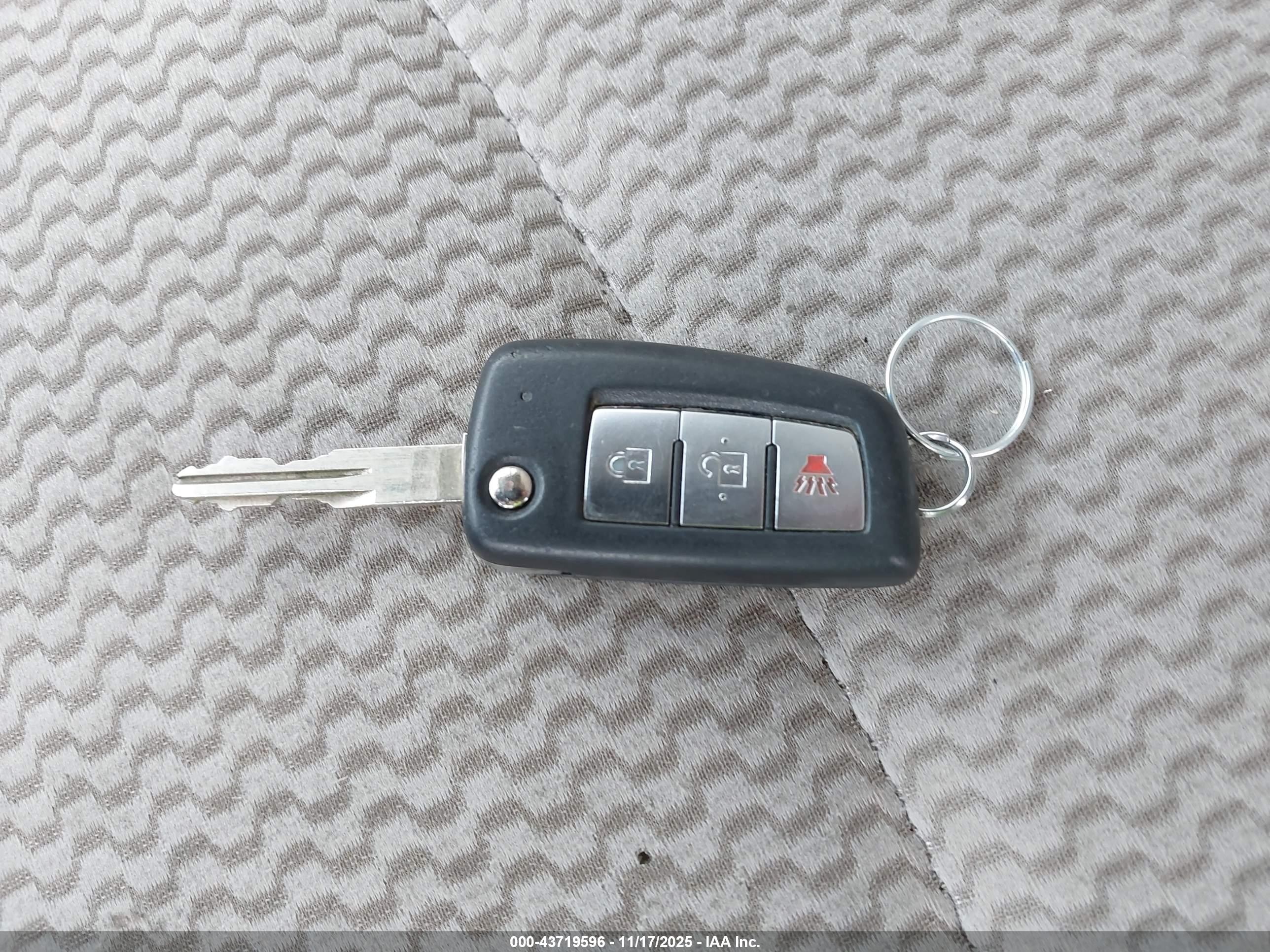 NISSAN ROGUE image 11
