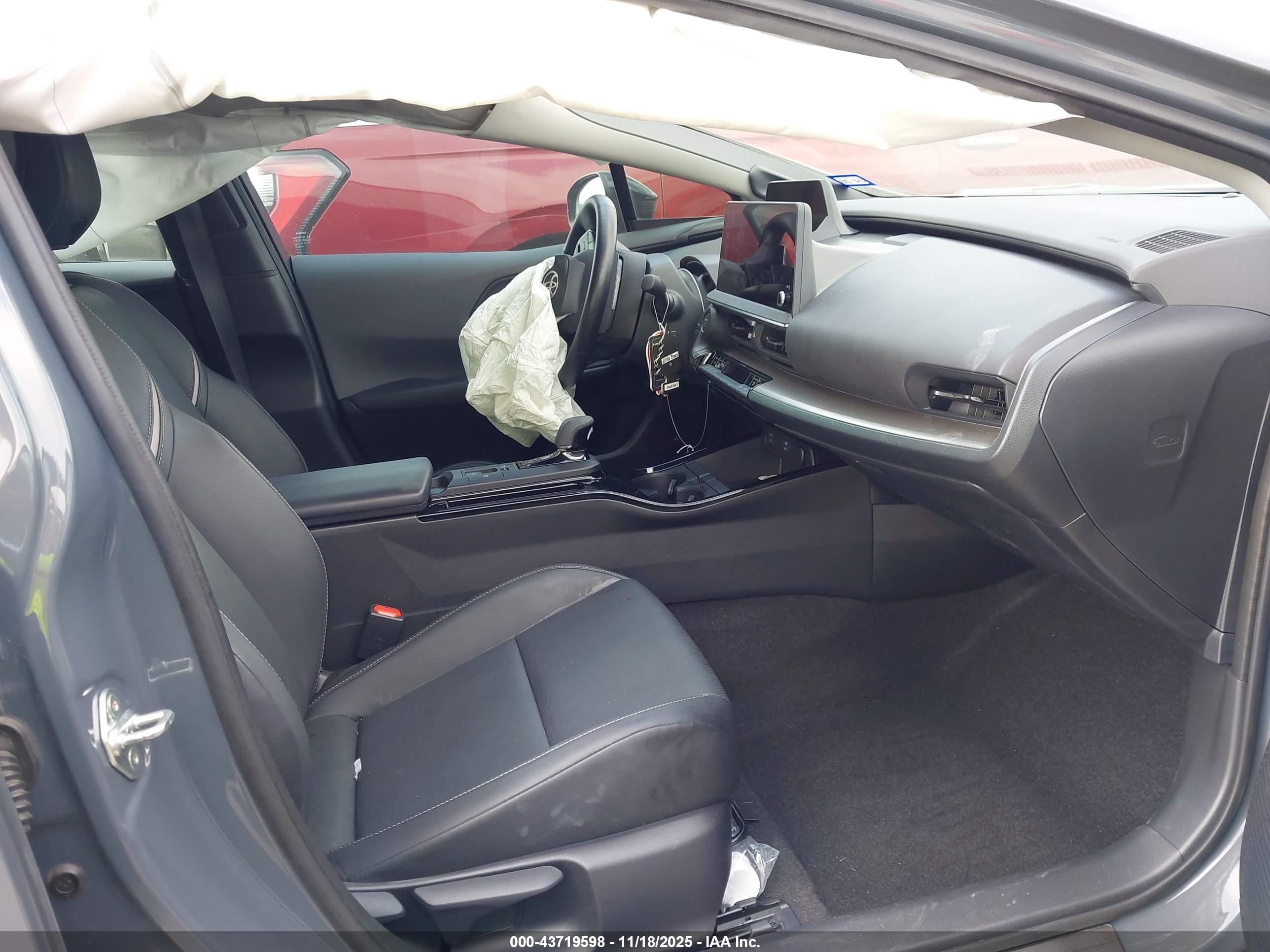 TOYOTA PRIUS image 5