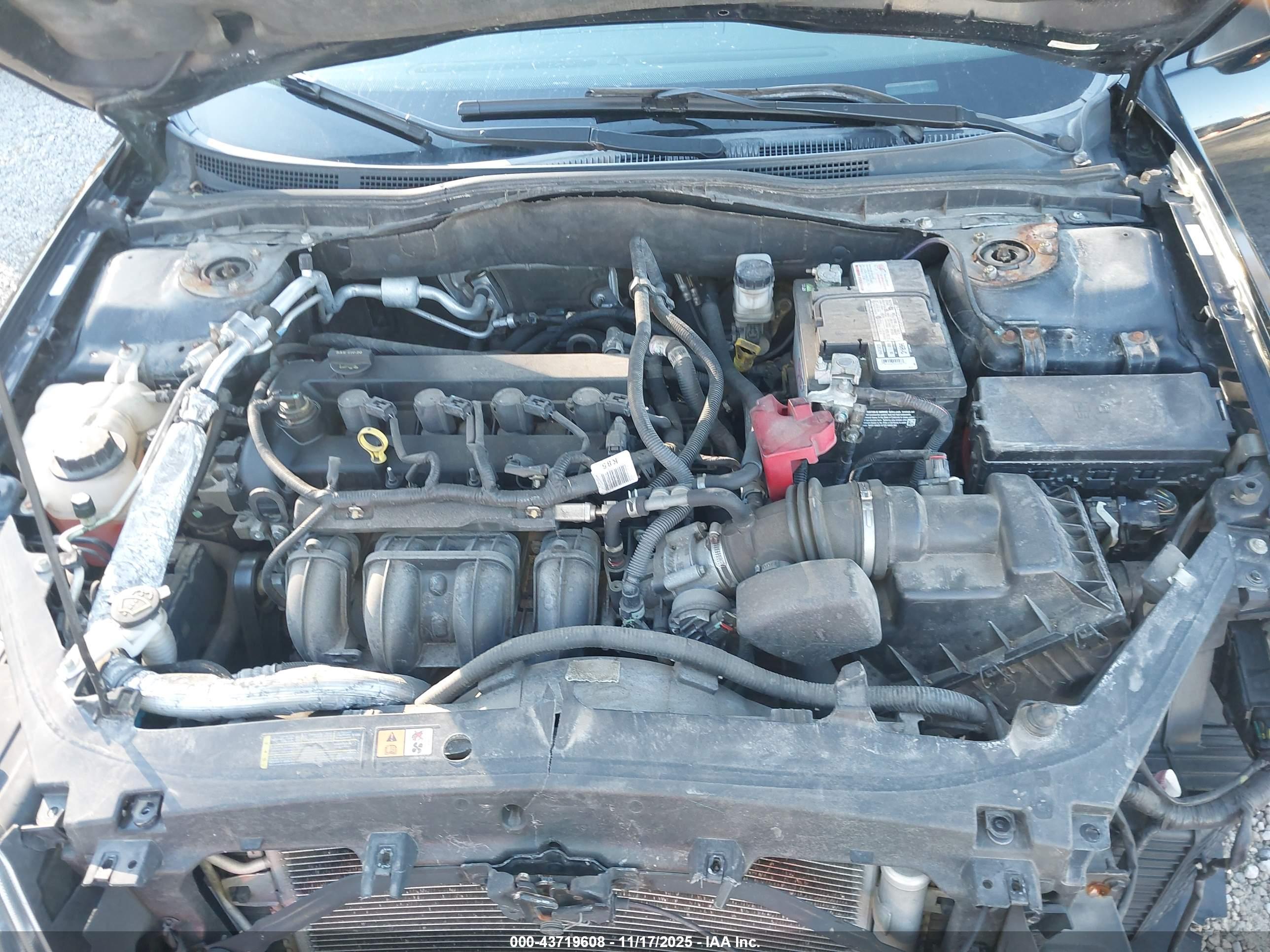 FORD FUSION image 10