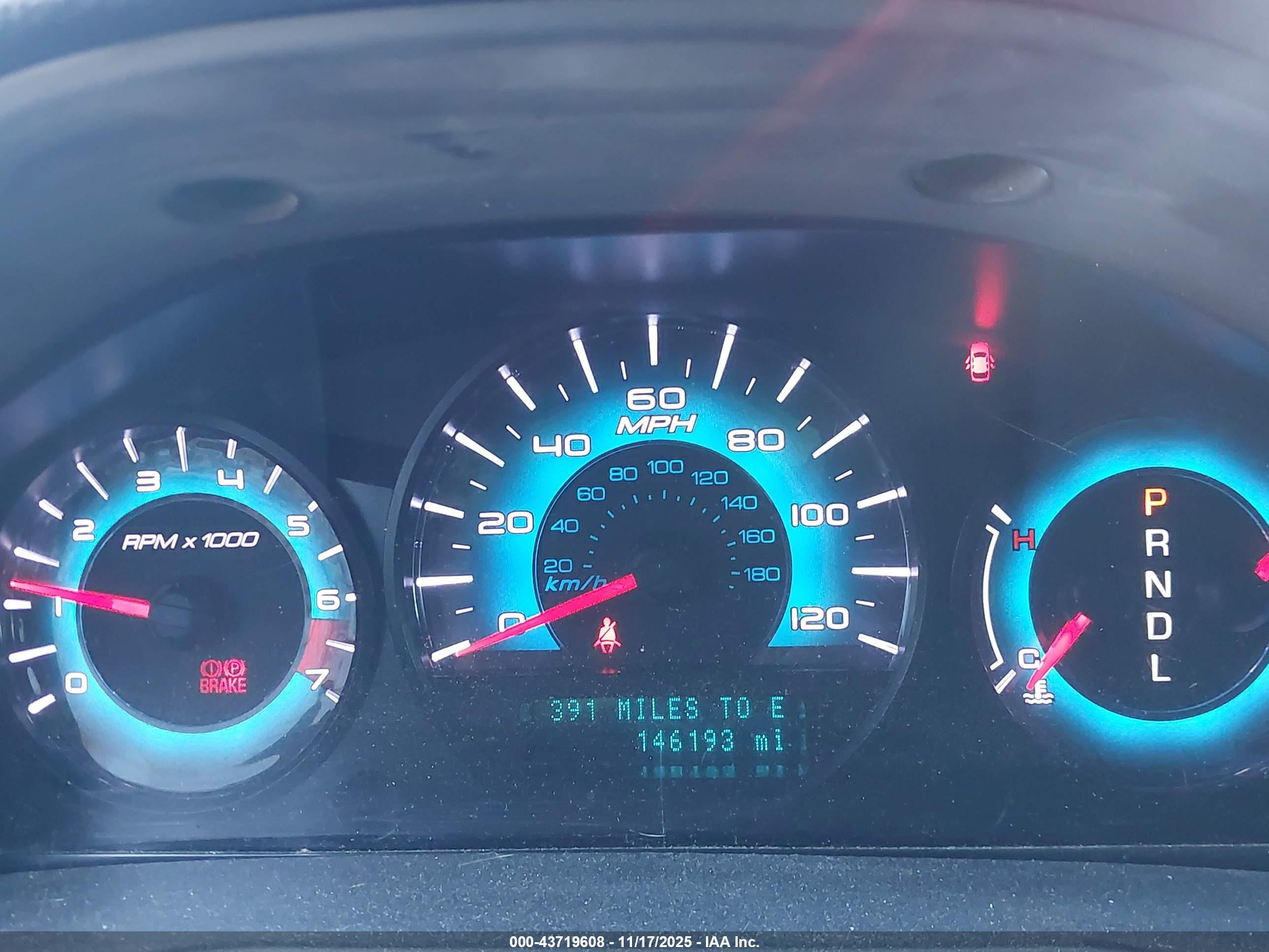 FORD FUSION image 7