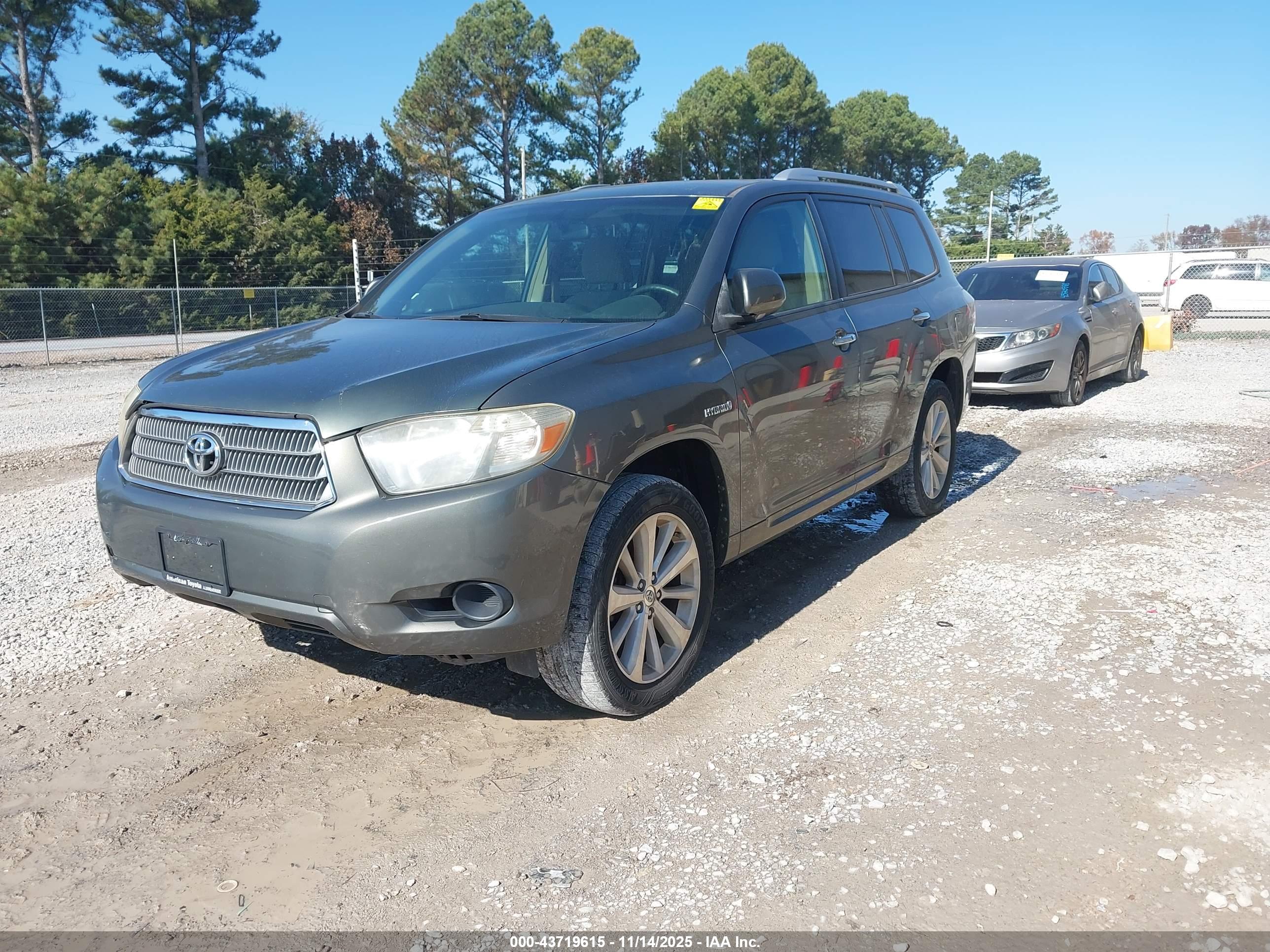 TOYOTA HIGHLANDER image 2