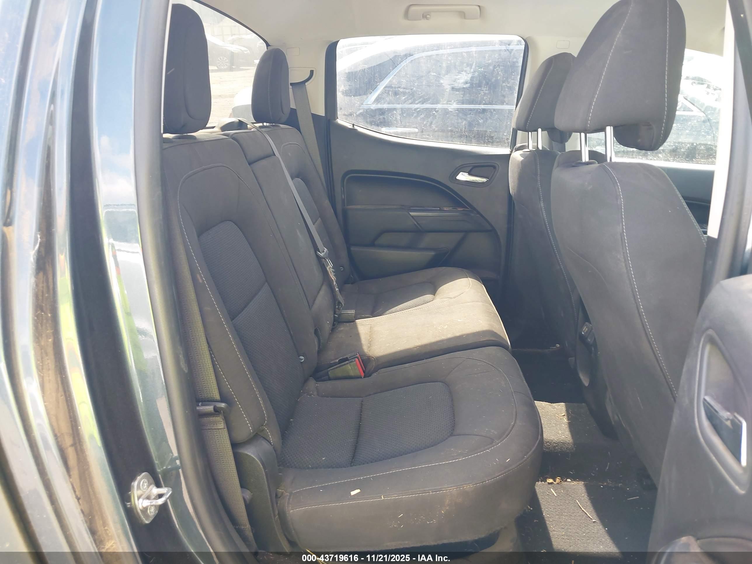 CHEVROLET COLORADO image 8