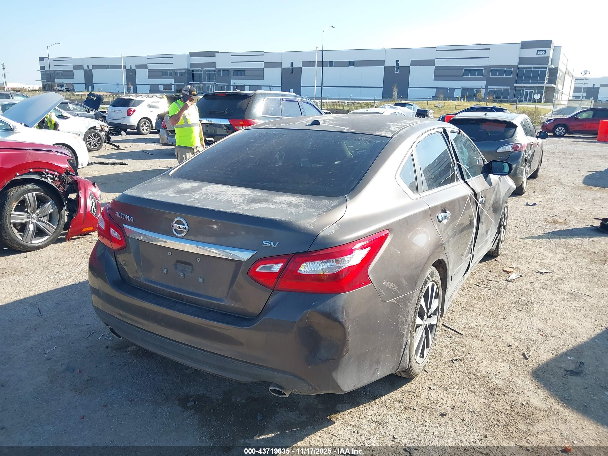 NISSAN ALTIMA image 4