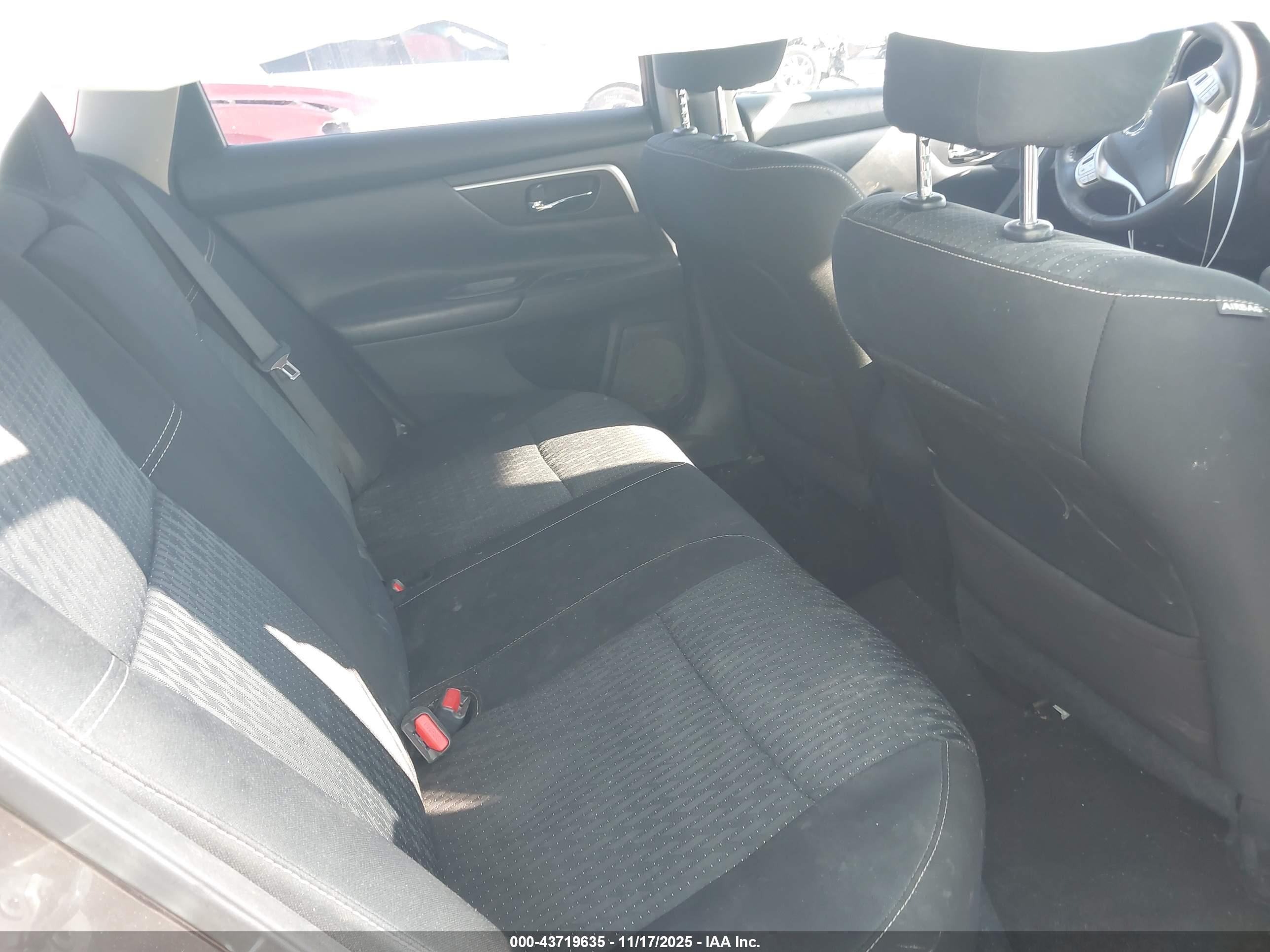NISSAN ALTIMA image 8