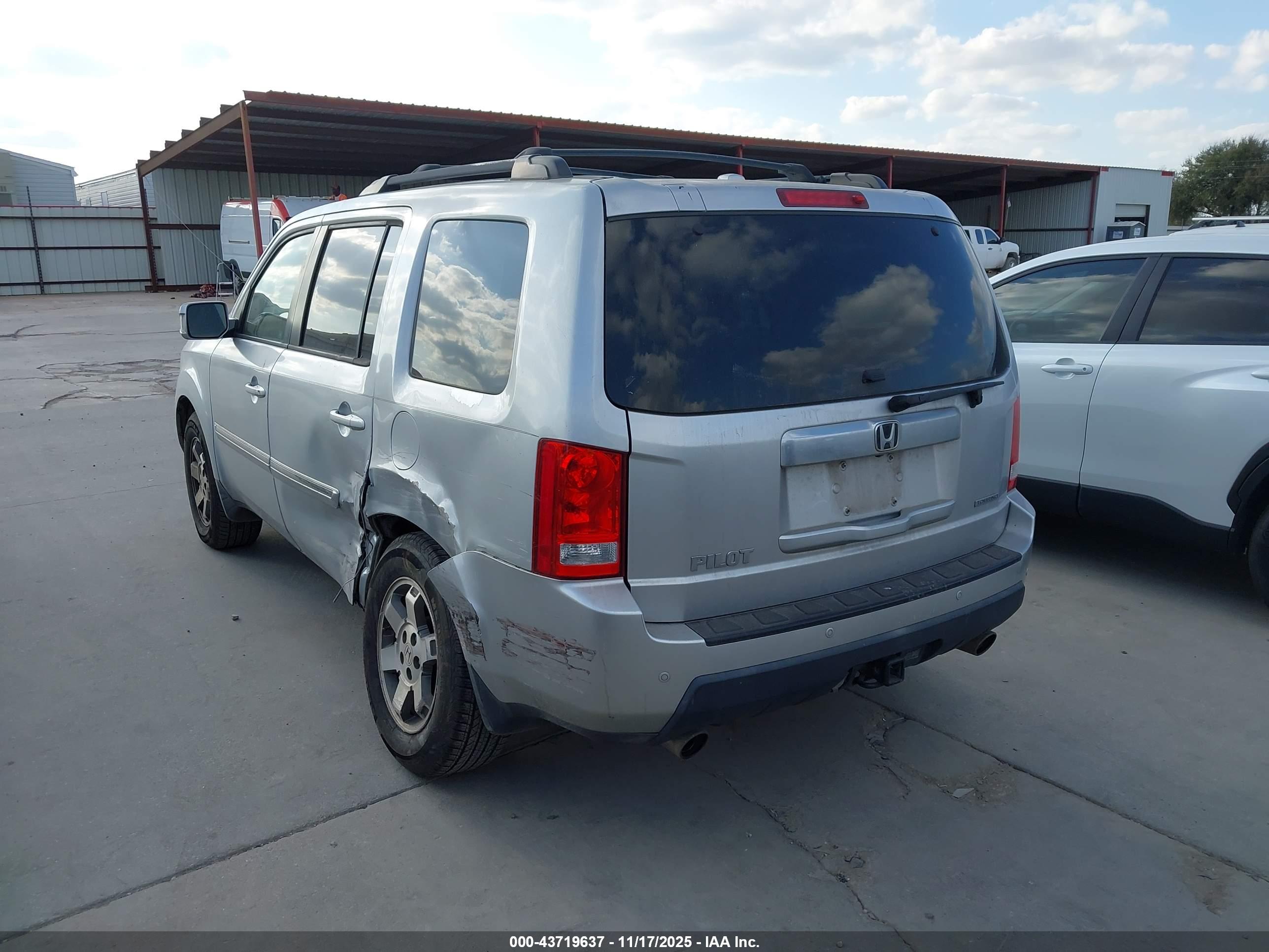 HONDA PILOT image 3