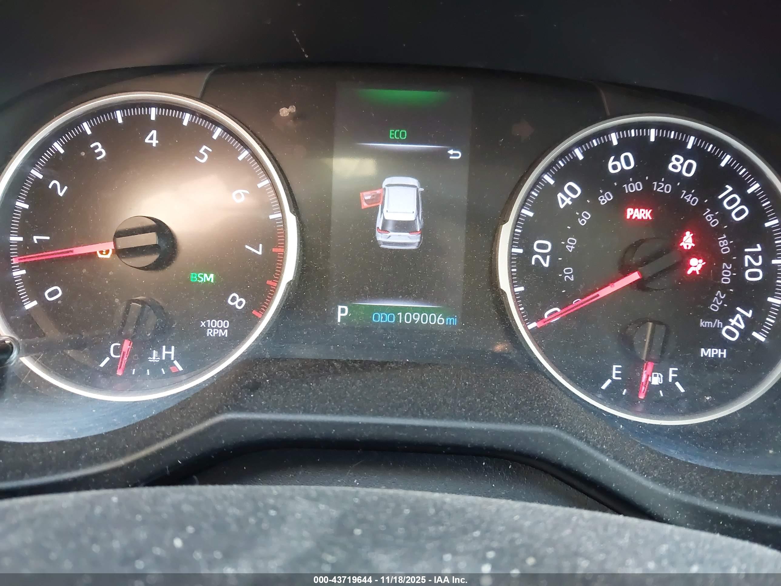 TOYOTA RAV4 image 7