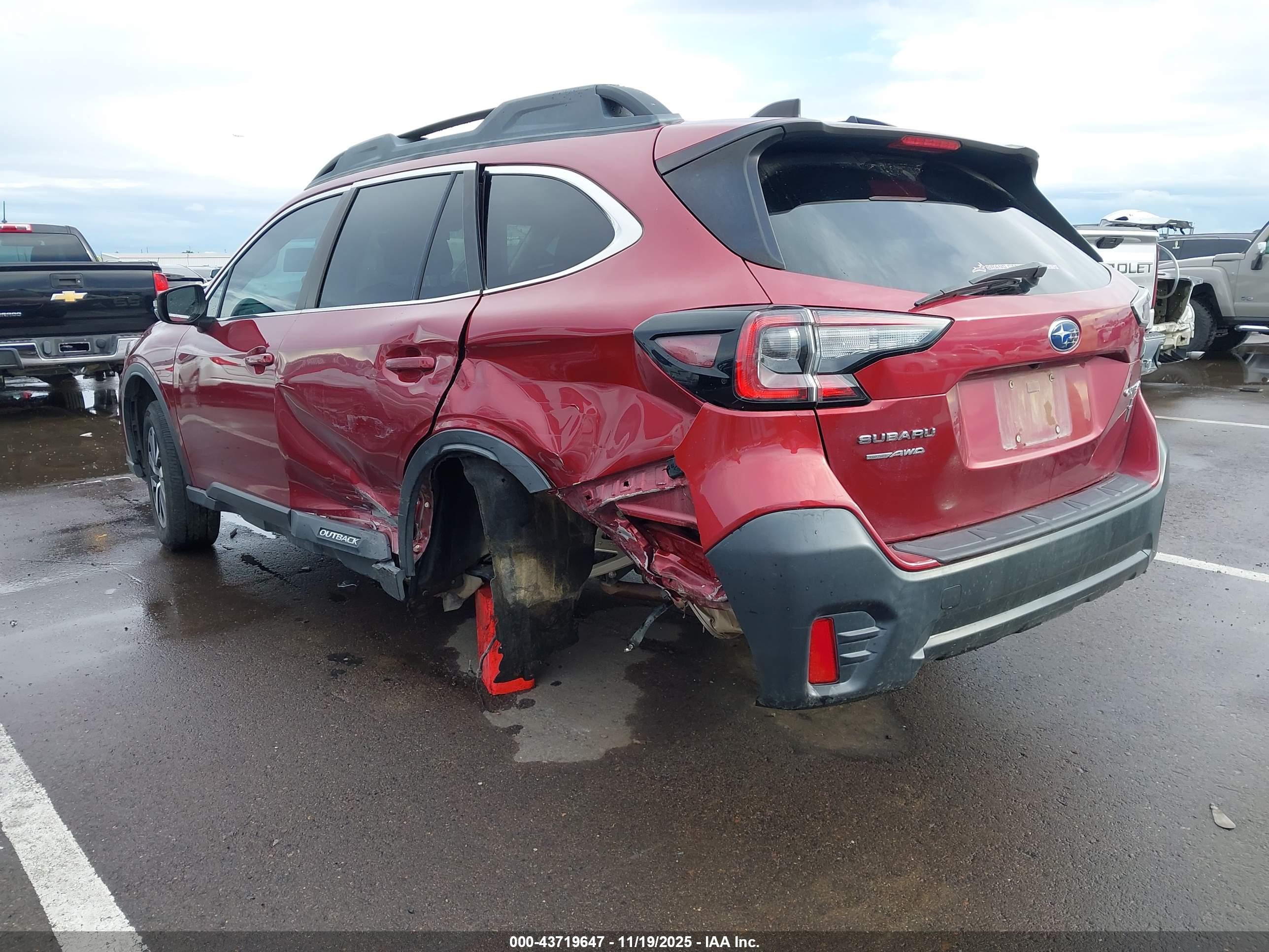 SUBARU OUTBACK image 3