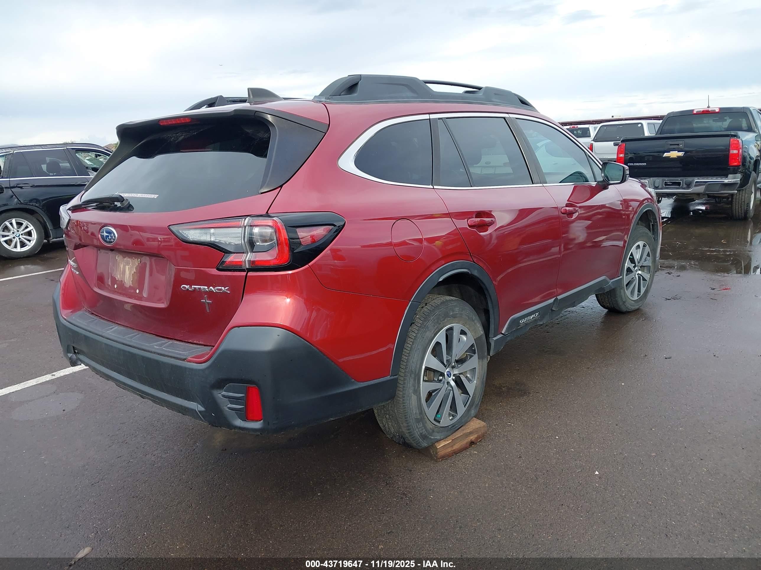 SUBARU OUTBACK image 4