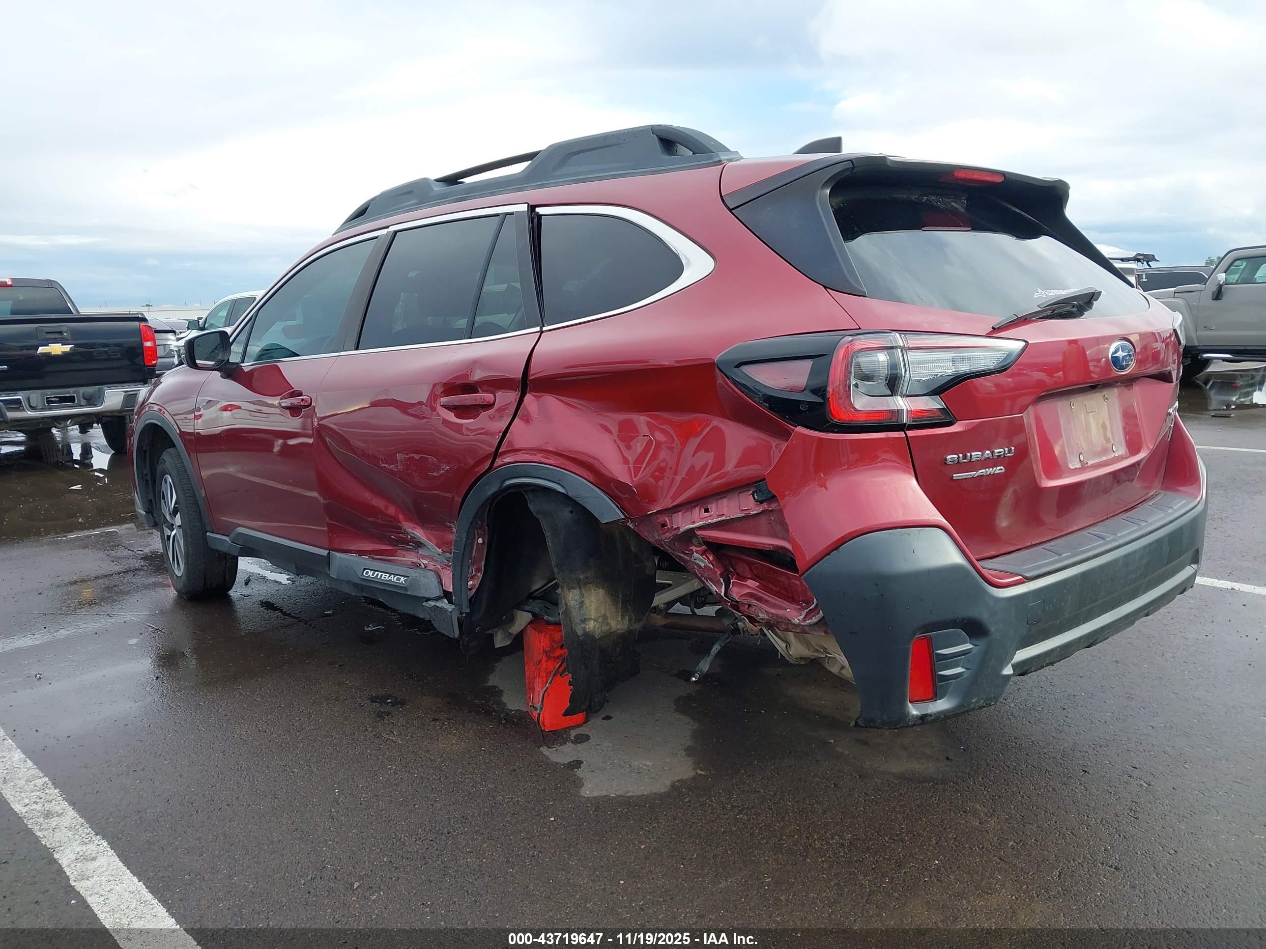 SUBARU OUTBACK image 6