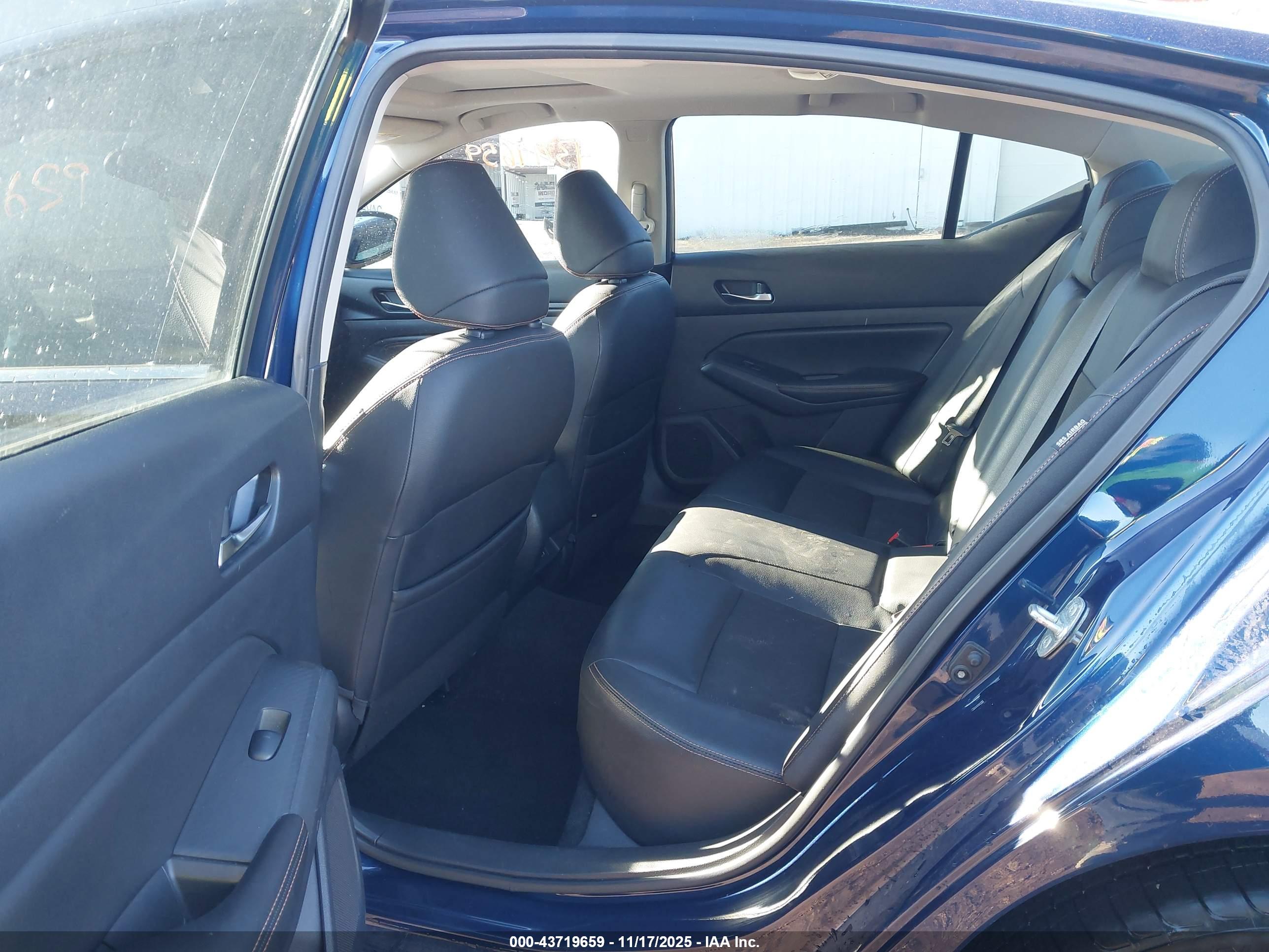 NISSAN ALTIMA image 8
