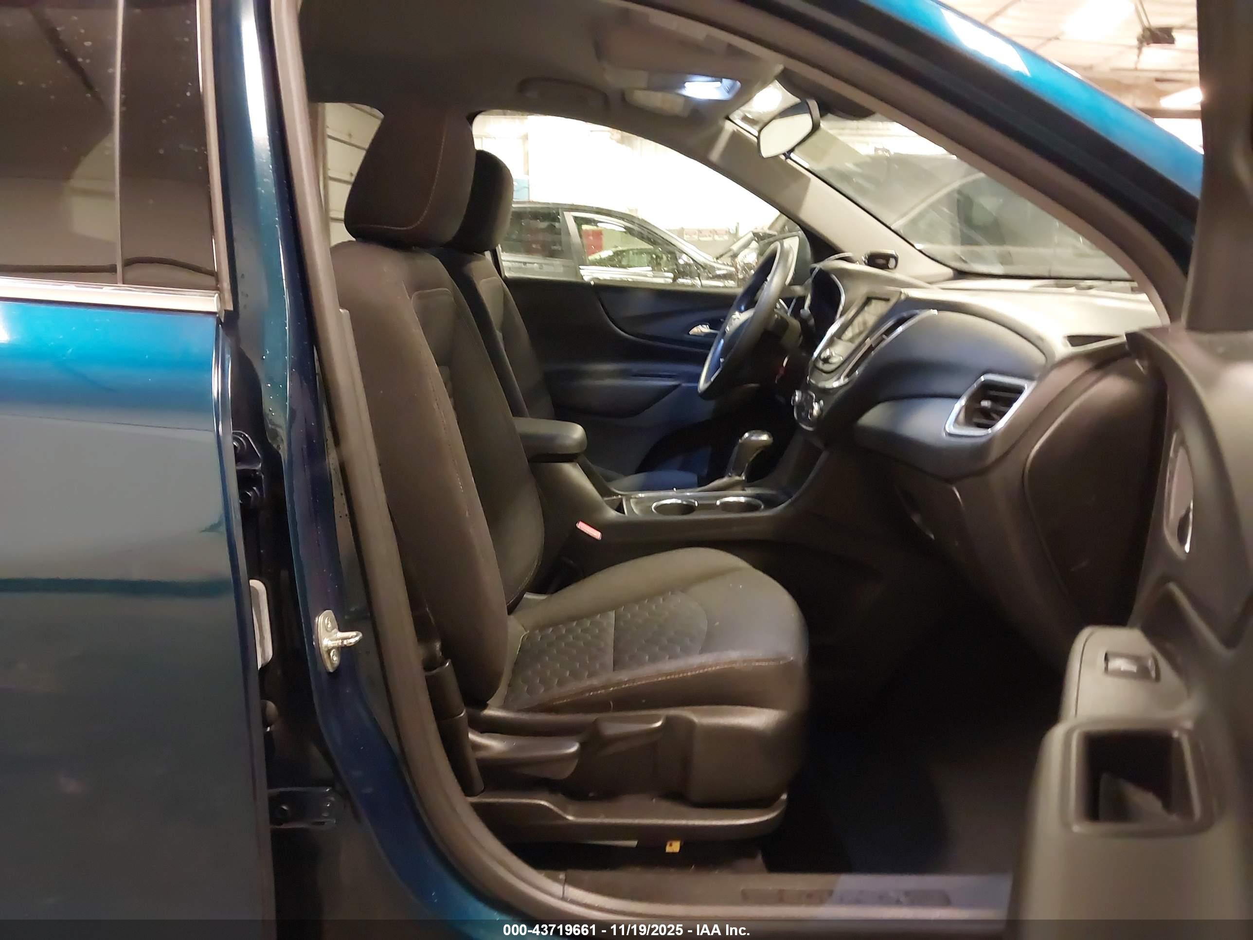 CHEVROLET EQUINOX image 5