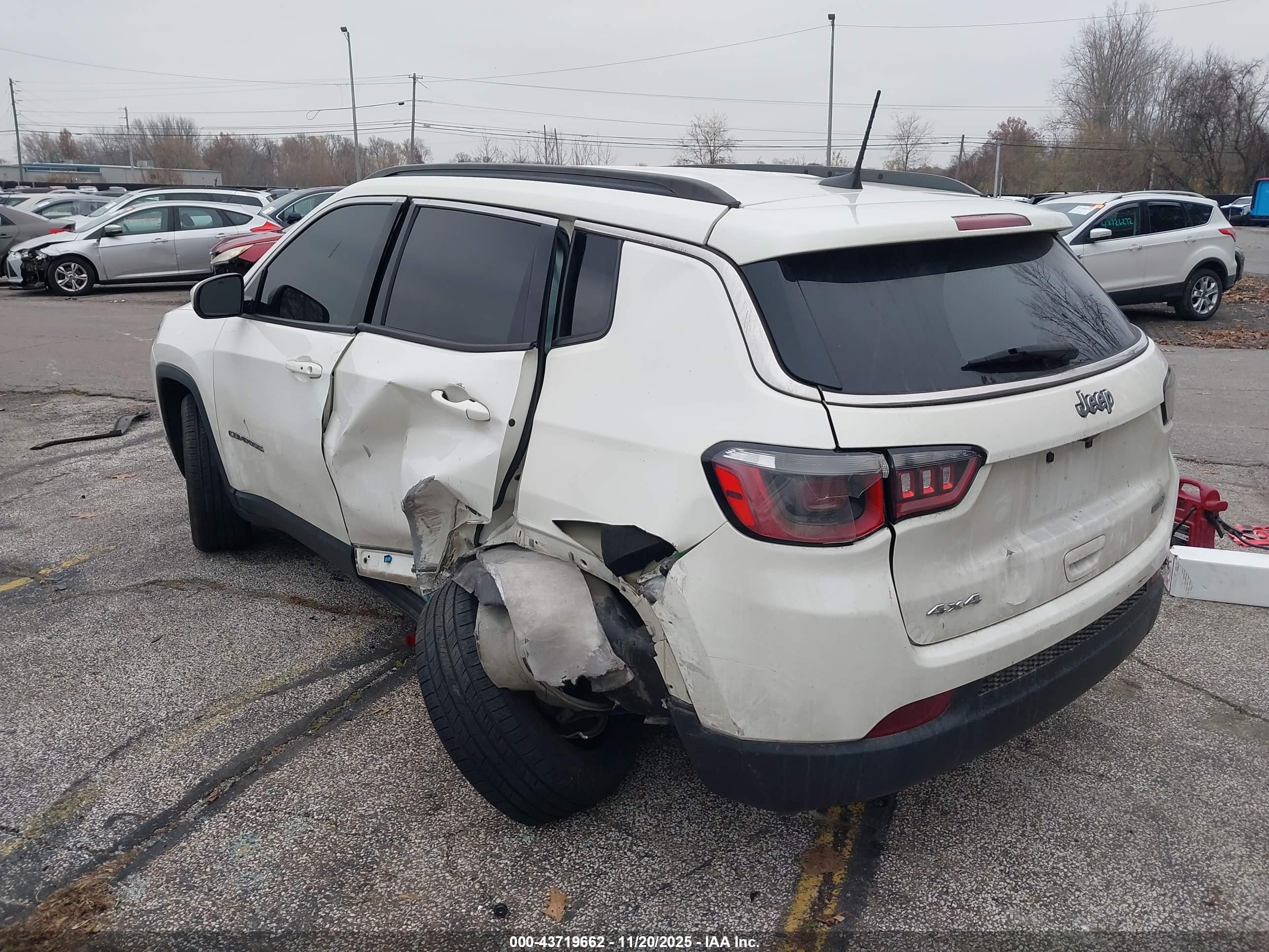 JEEP COMPASS image 3