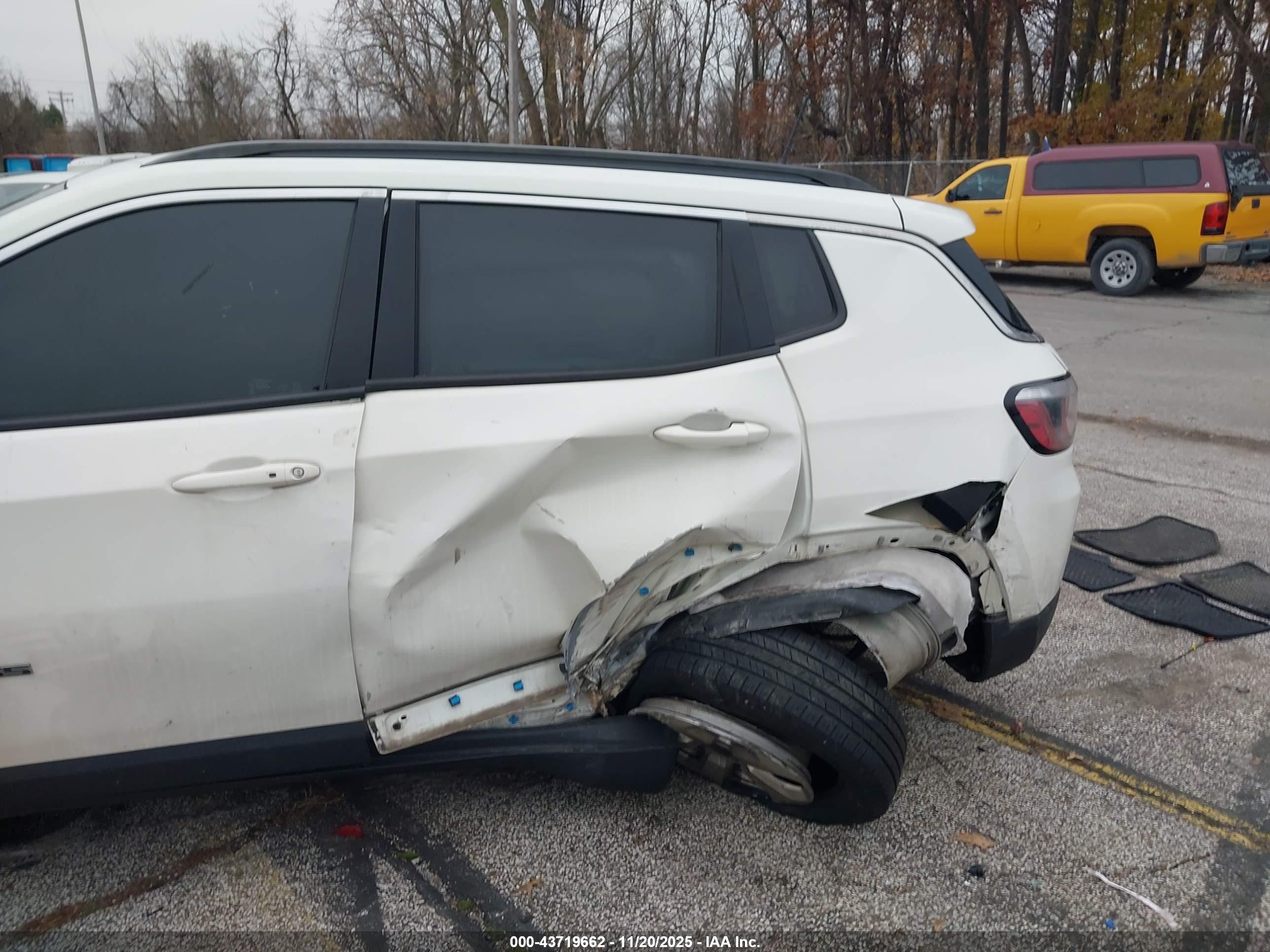 JEEP COMPASS image 6