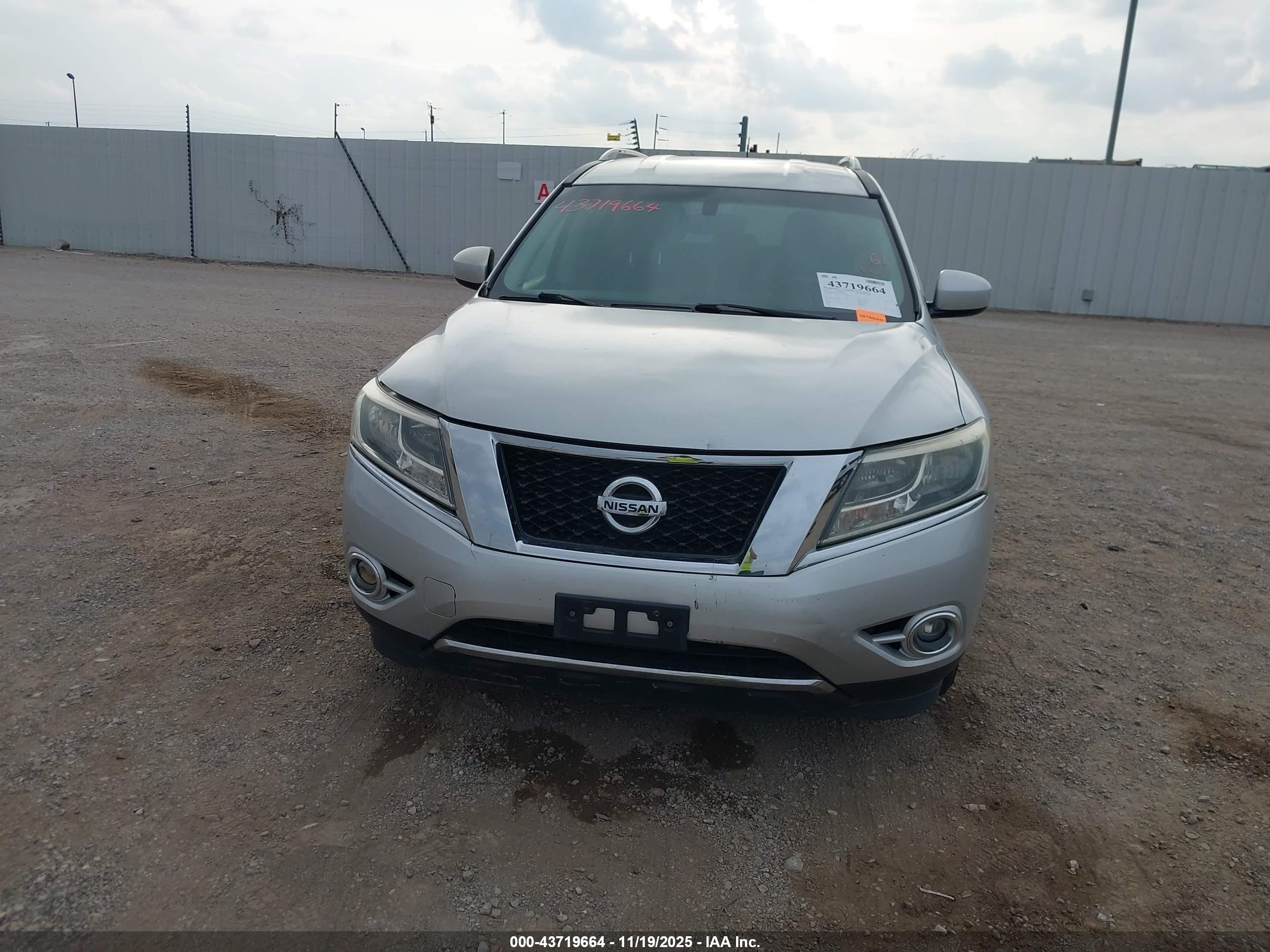 NISSAN PATHFINDER image 6