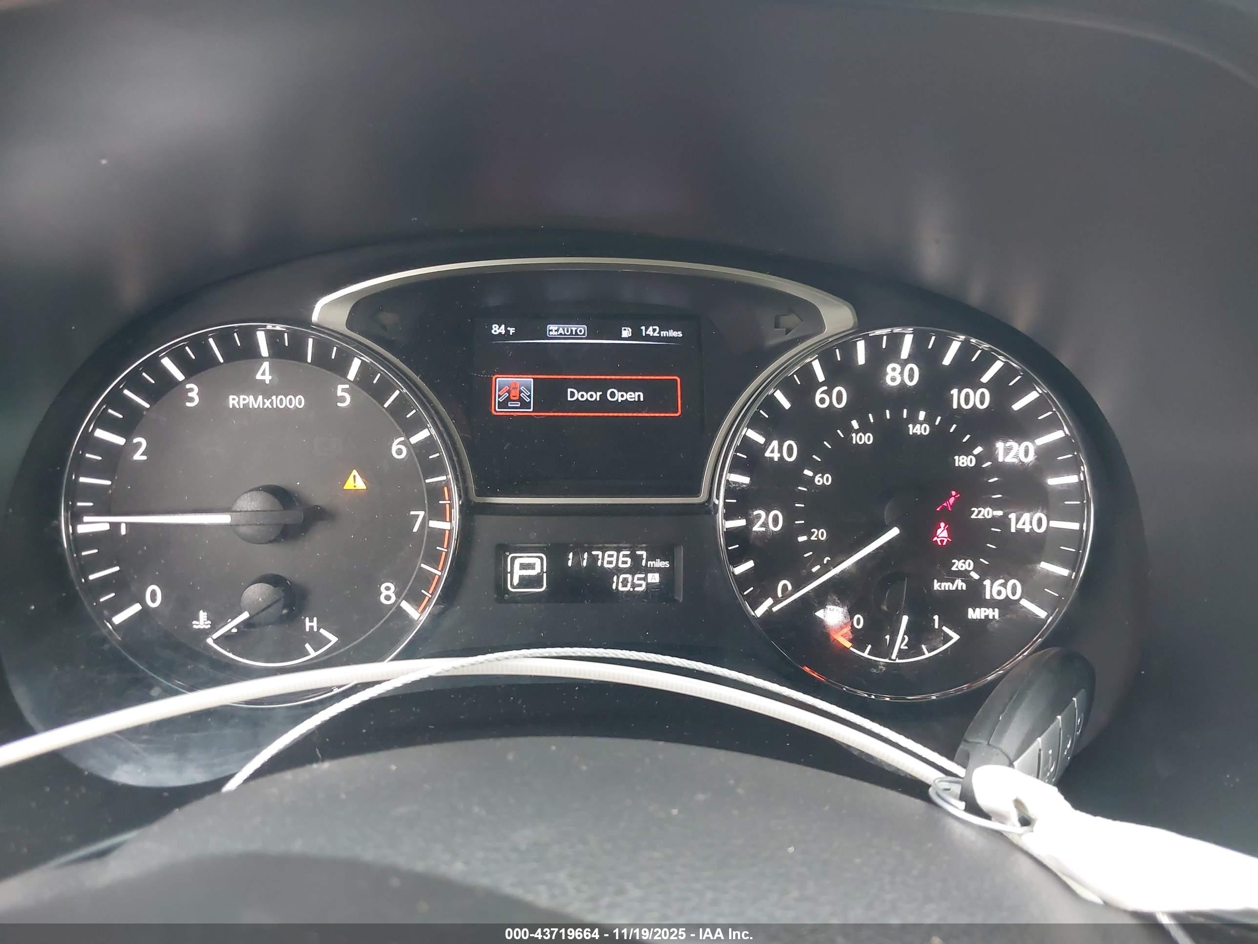 NISSAN PATHFINDER image 7
